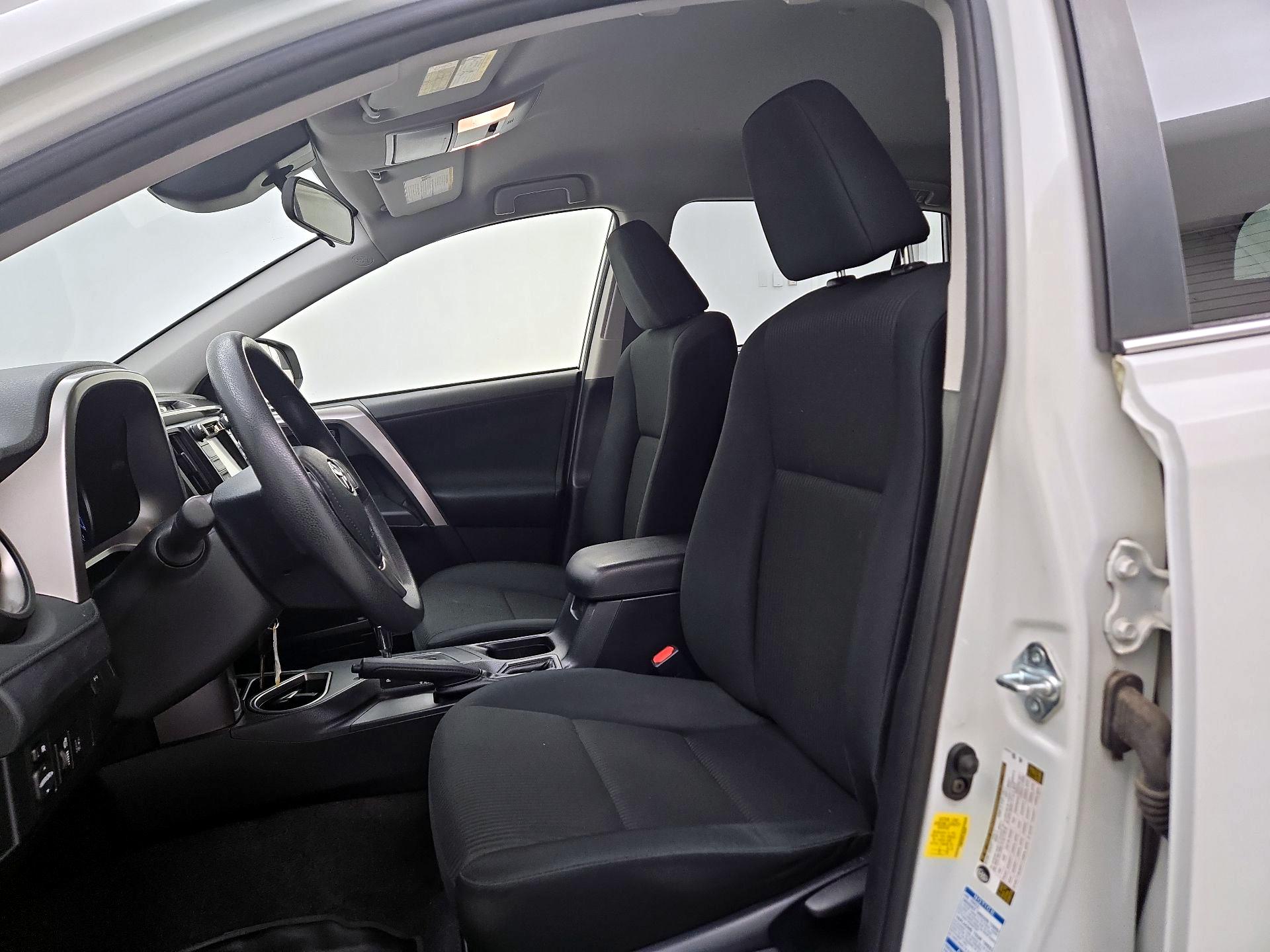 Thumbnail: 2018 Toyota RAV4 - 11