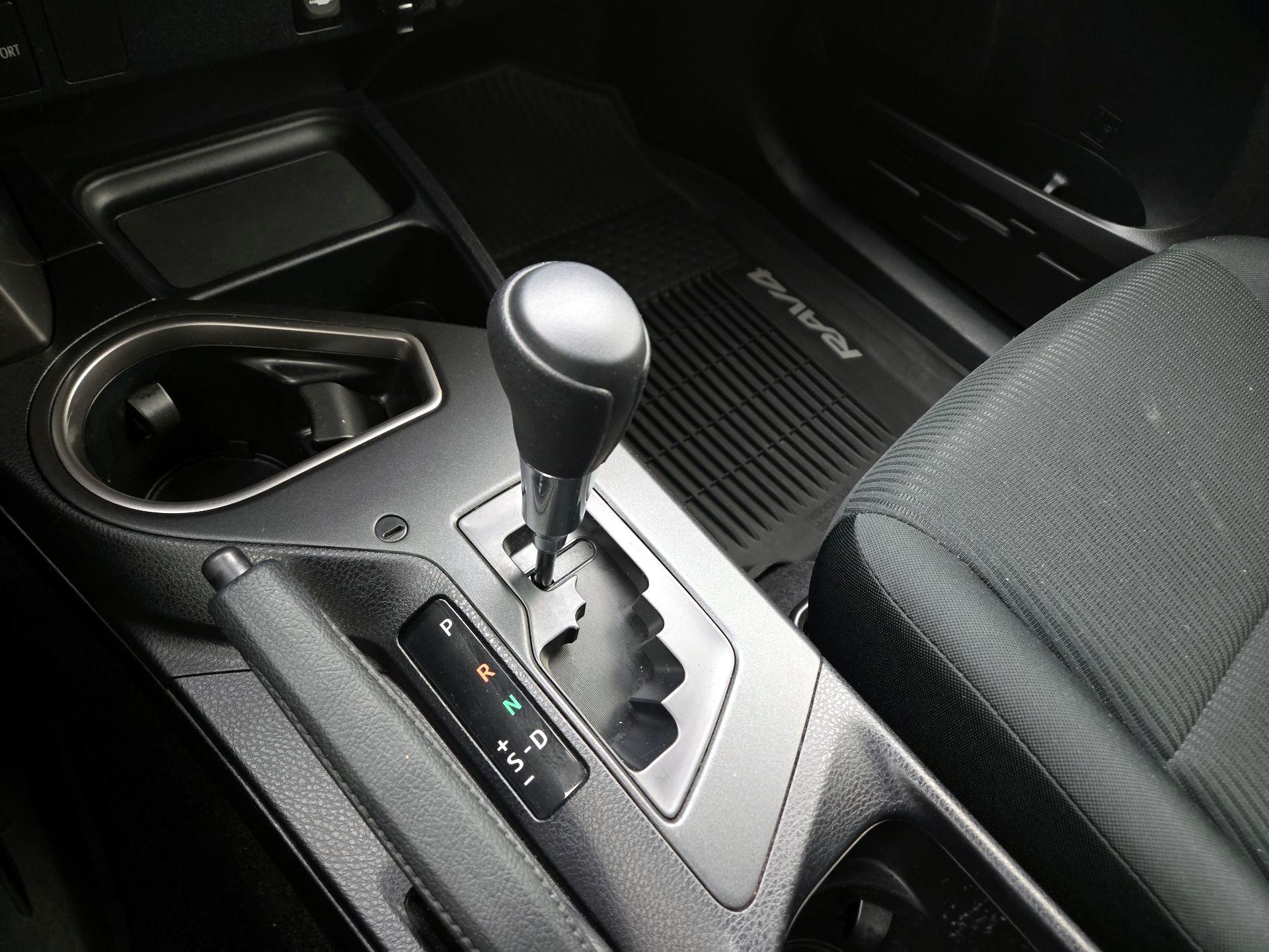 Thumbnail: 2018 Toyota RAV4 - 17