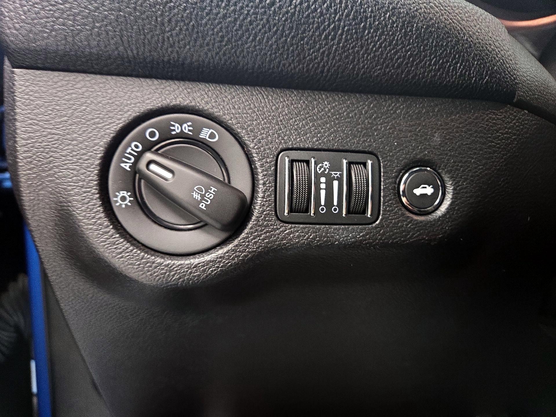 Thumbnail: 2015 Dodge Challenger - 13