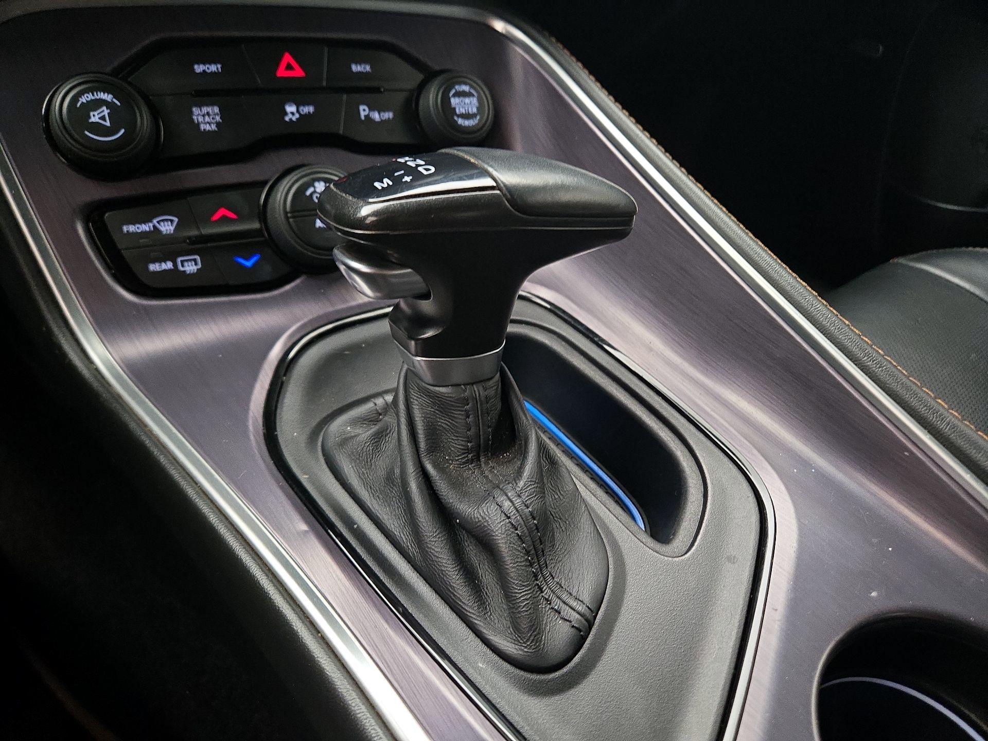 Thumbnail: 2015 Dodge Challenger - 18