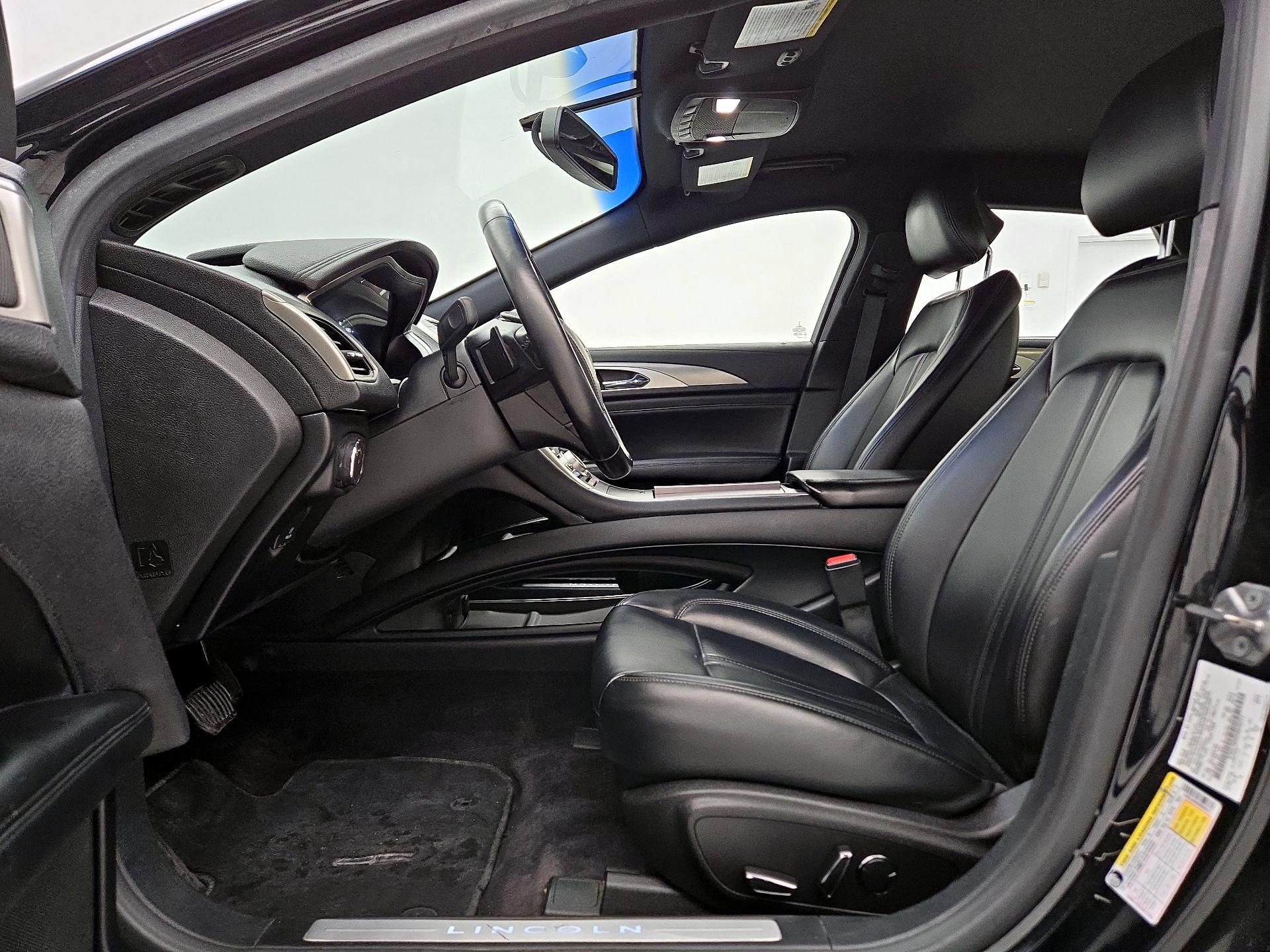 Thumbnail: 2017 Lincoln MKZ - 11