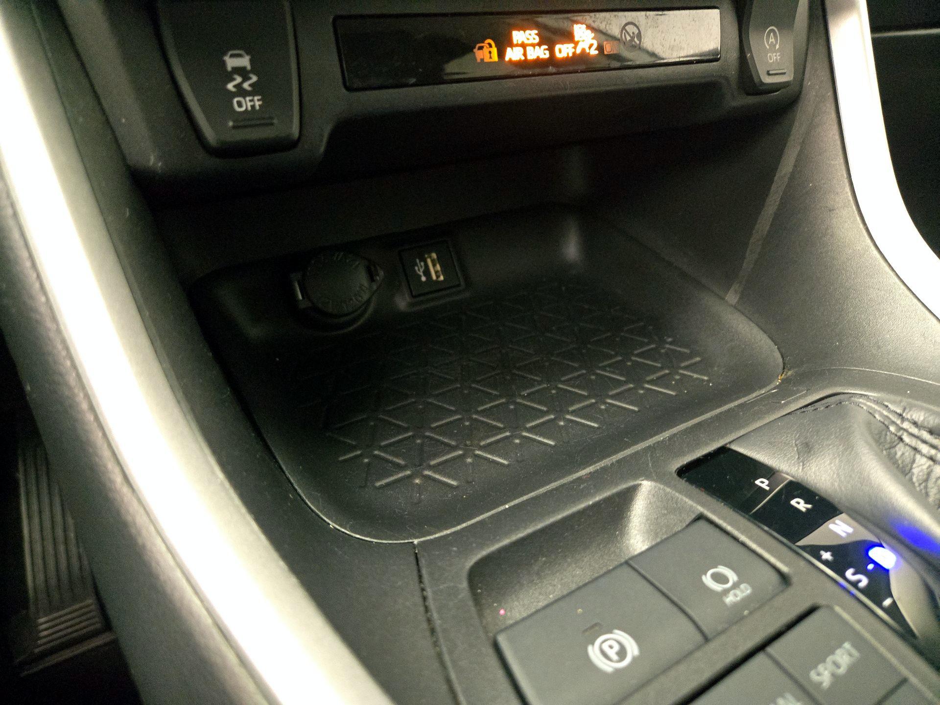 Thumbnail: 2024 Toyota RAV4 - 18