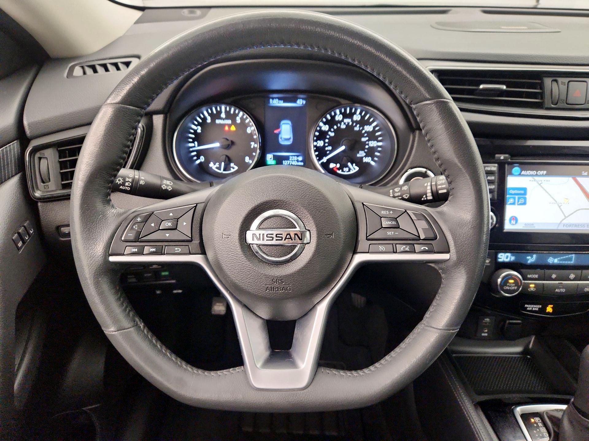 Thumbnail: 2017 Nissan Rogue - 10