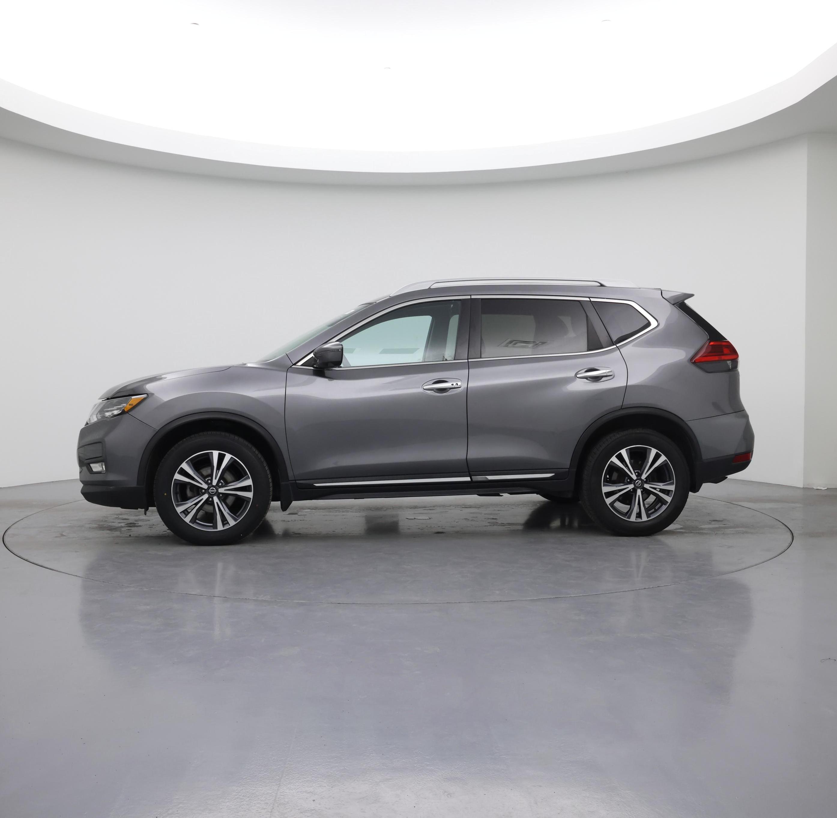 Thumbnail: 2017 Nissan Rogue - 3