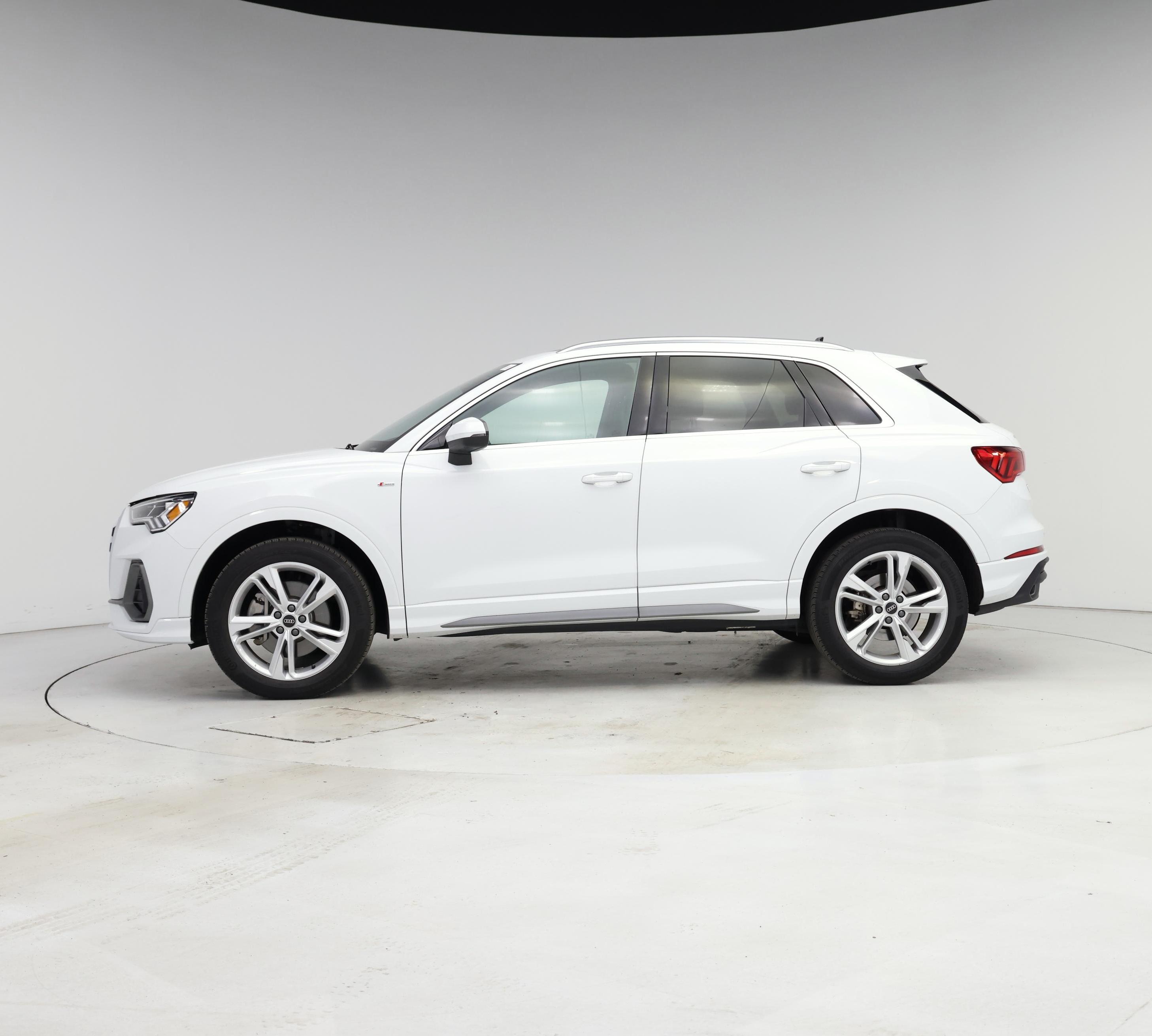 Thumbnail: 2022 Audi Q3 - 3