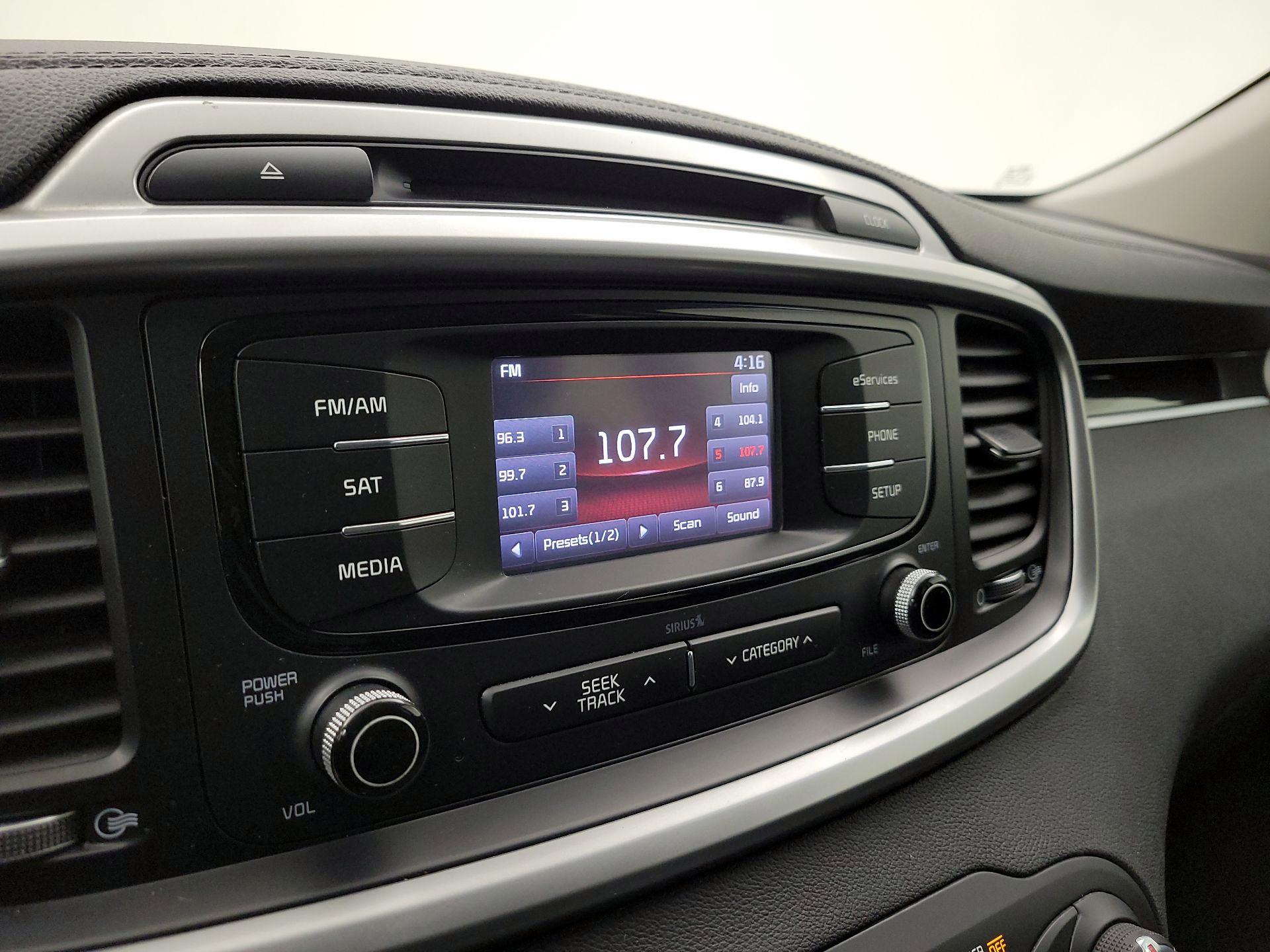 Thumbnail: 2016 Kia Sorento - 15