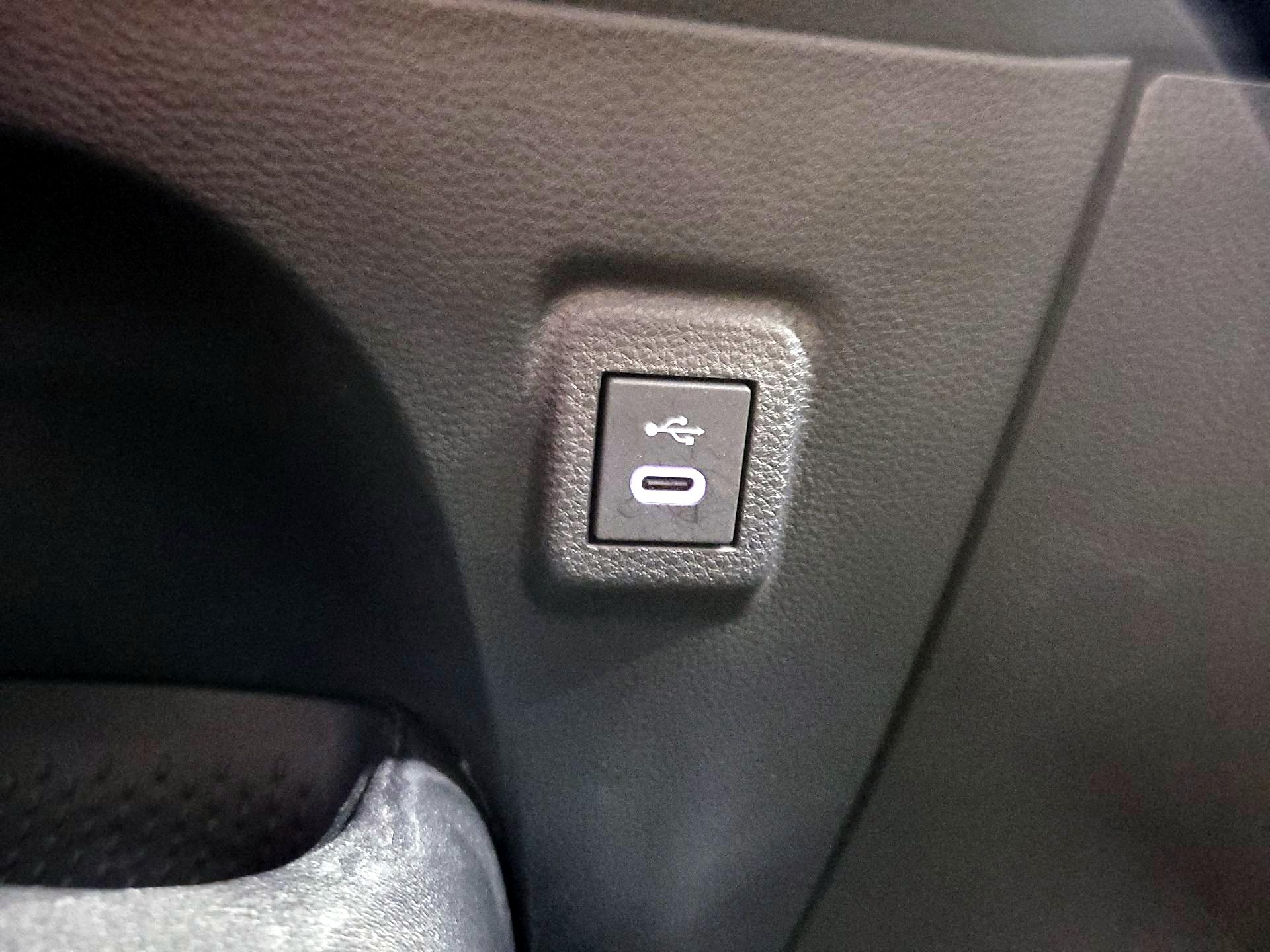 Thumbnail: 2025 Toyota Corolla - 18