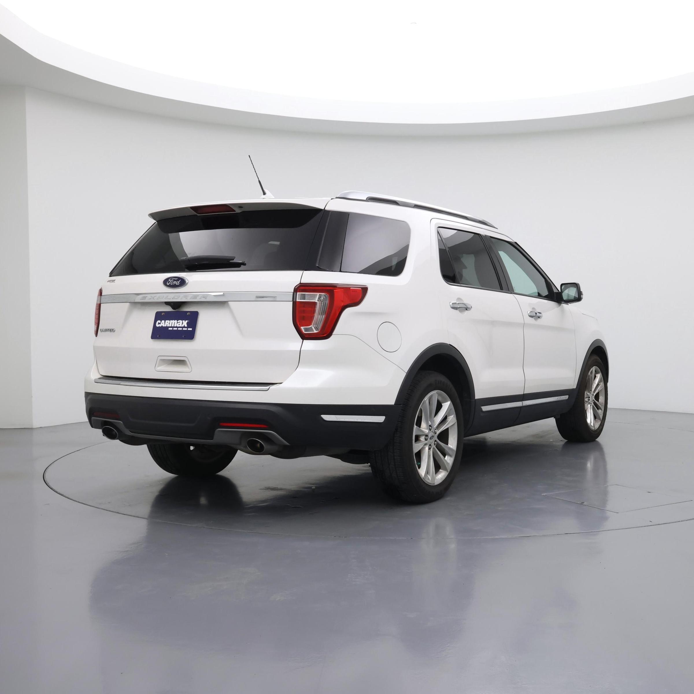 Thumbnail: 2018 Ford Explorer - 8