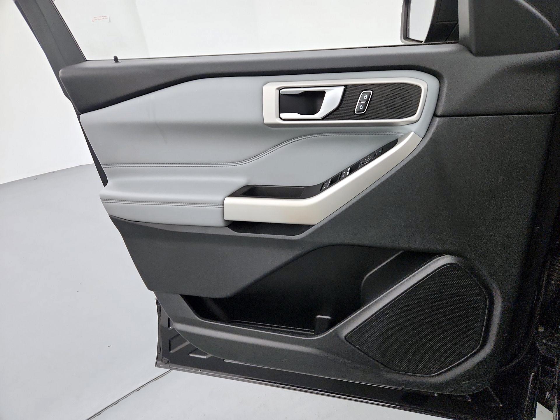 Thumbnail: 2021 Ford Explorer - 12