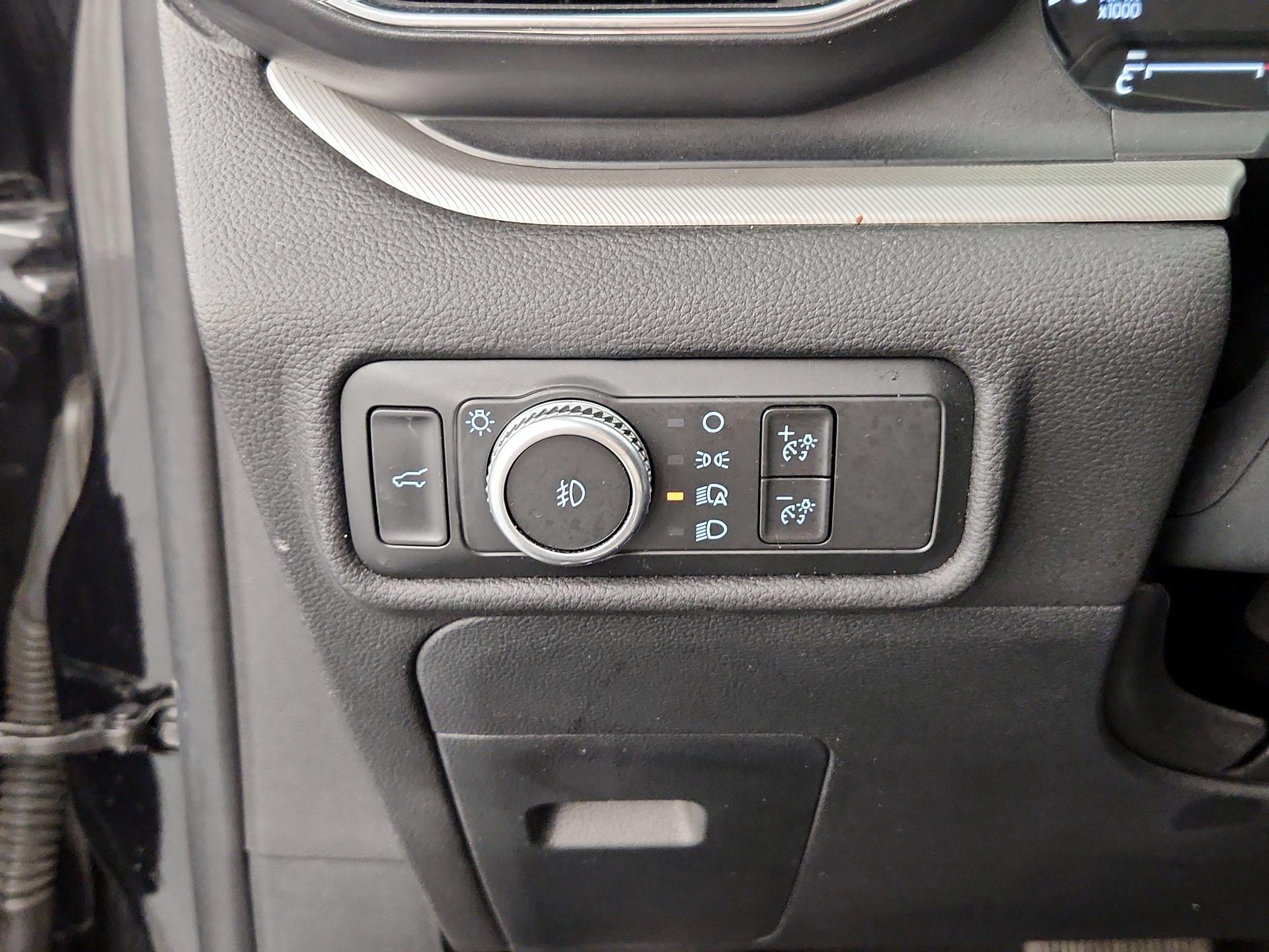 Thumbnail: 2021 Ford Explorer - 13