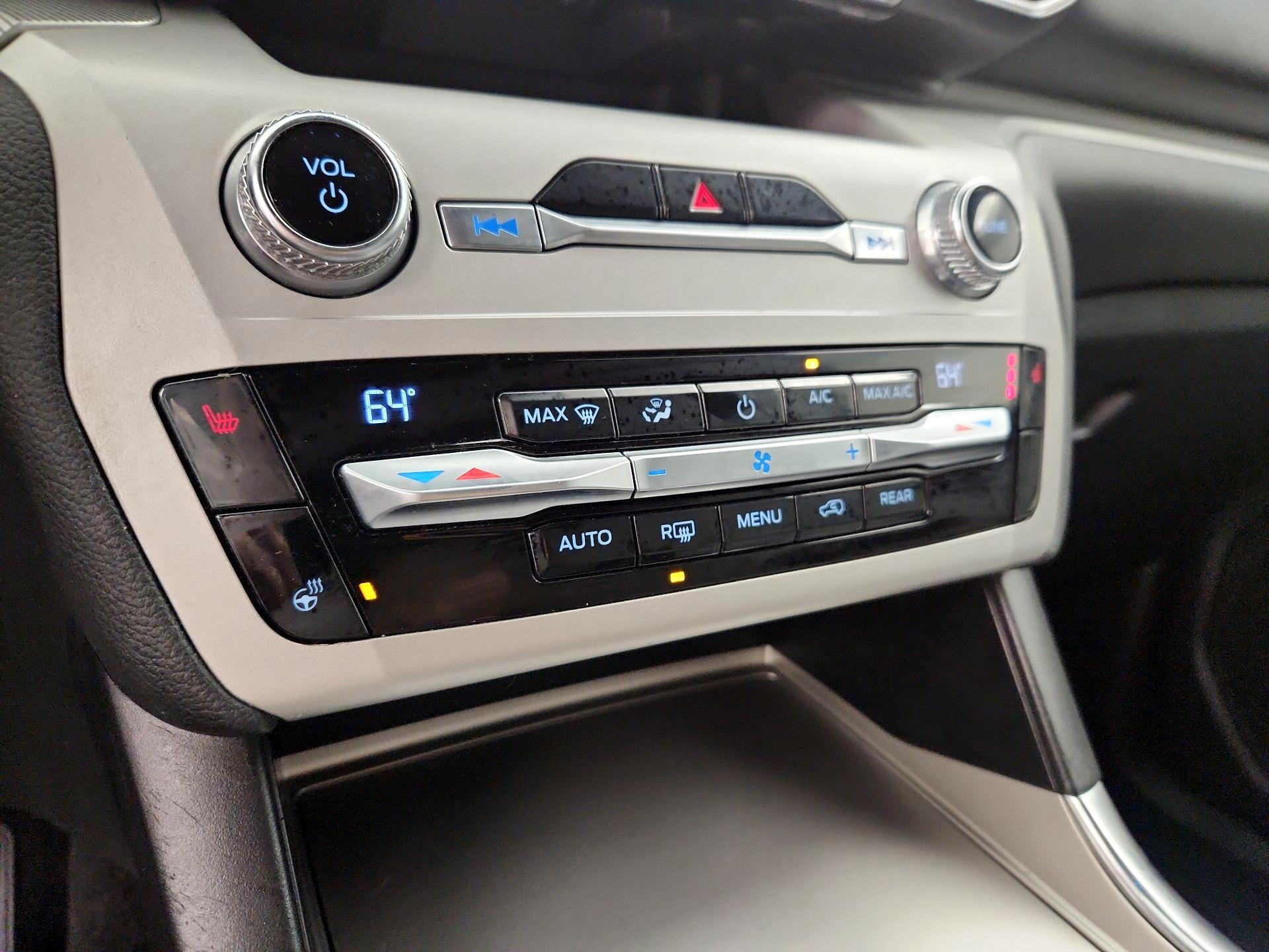 Thumbnail: 2021 Ford Explorer - 16