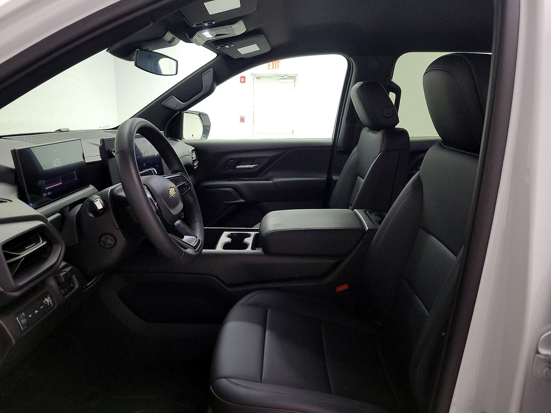 Thumbnail: 2024 Chevrolet Silverado EV - 19