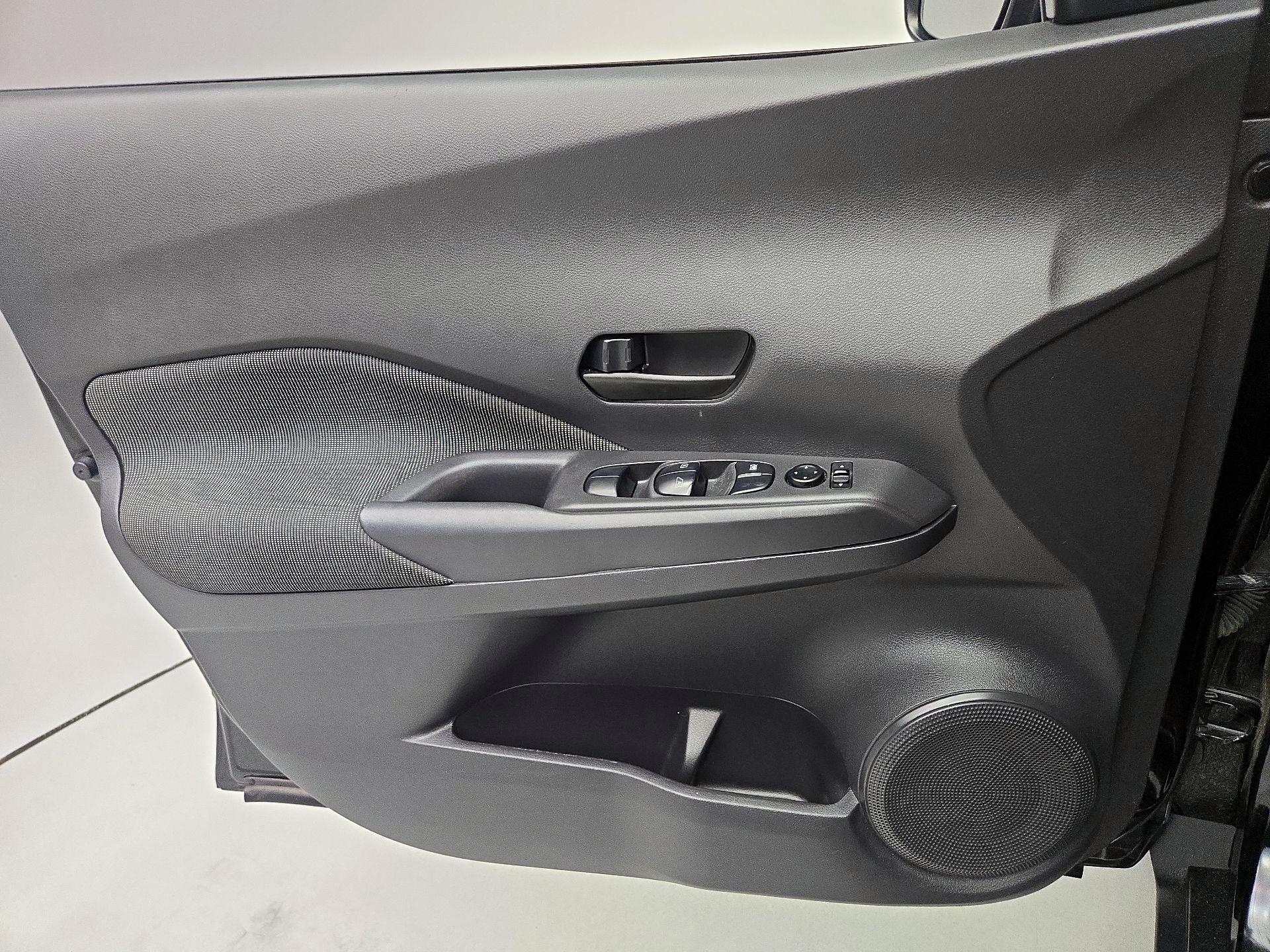 Thumbnail: 2020 Nissan Kicks - 12