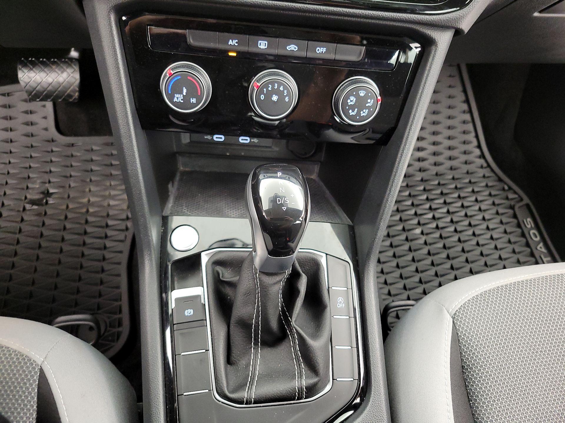 Thumbnail: 2024 Volkswagen Taos - 17