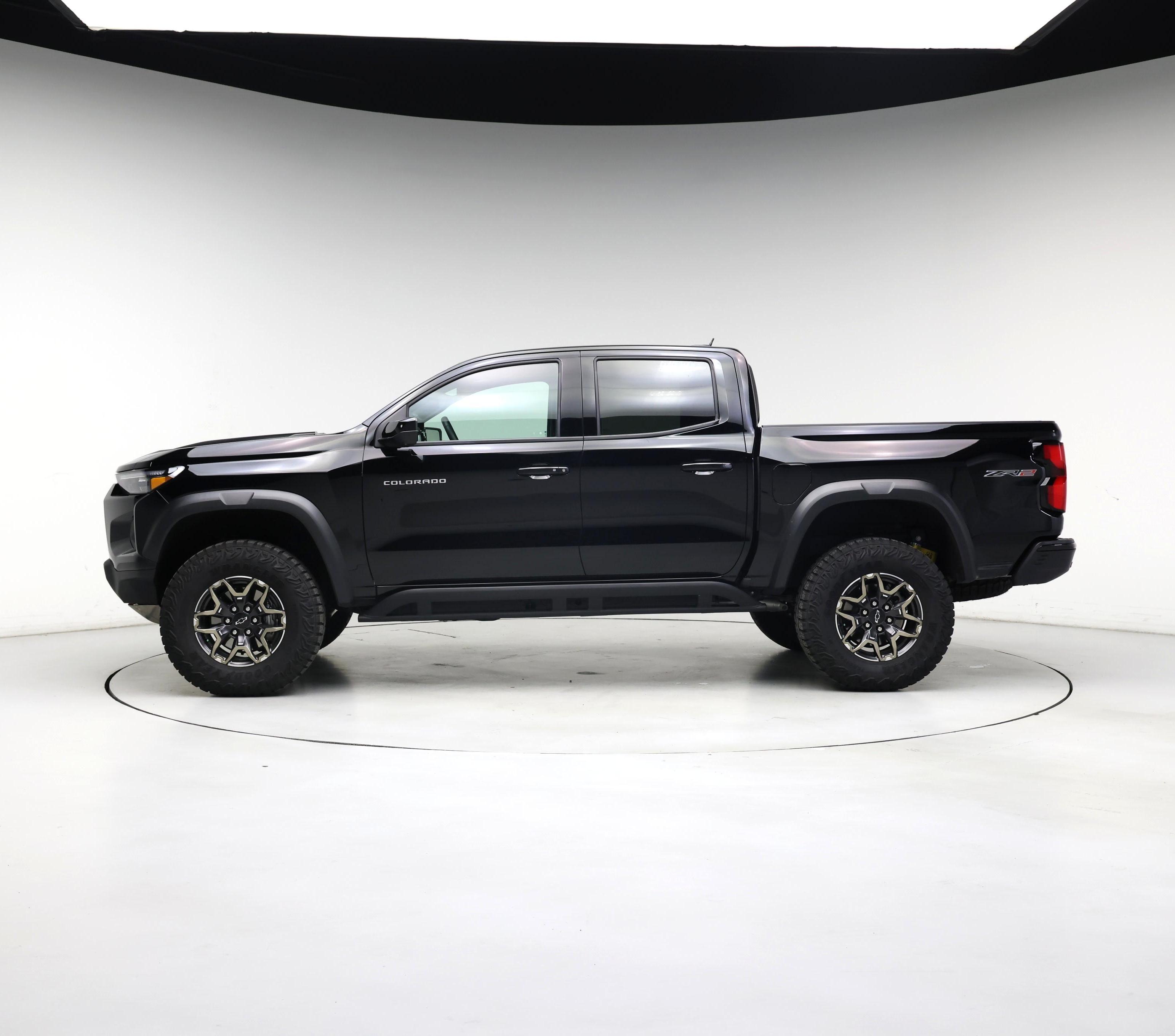 Thumbnail: 2024 Chevrolet Colorado - 3