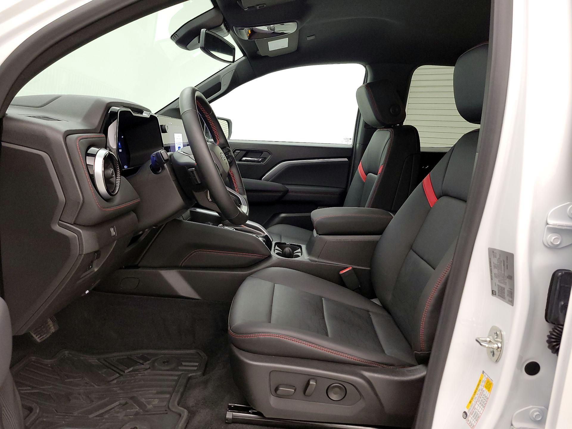 Thumbnail: 2025 Chevrolet Colorado - 11