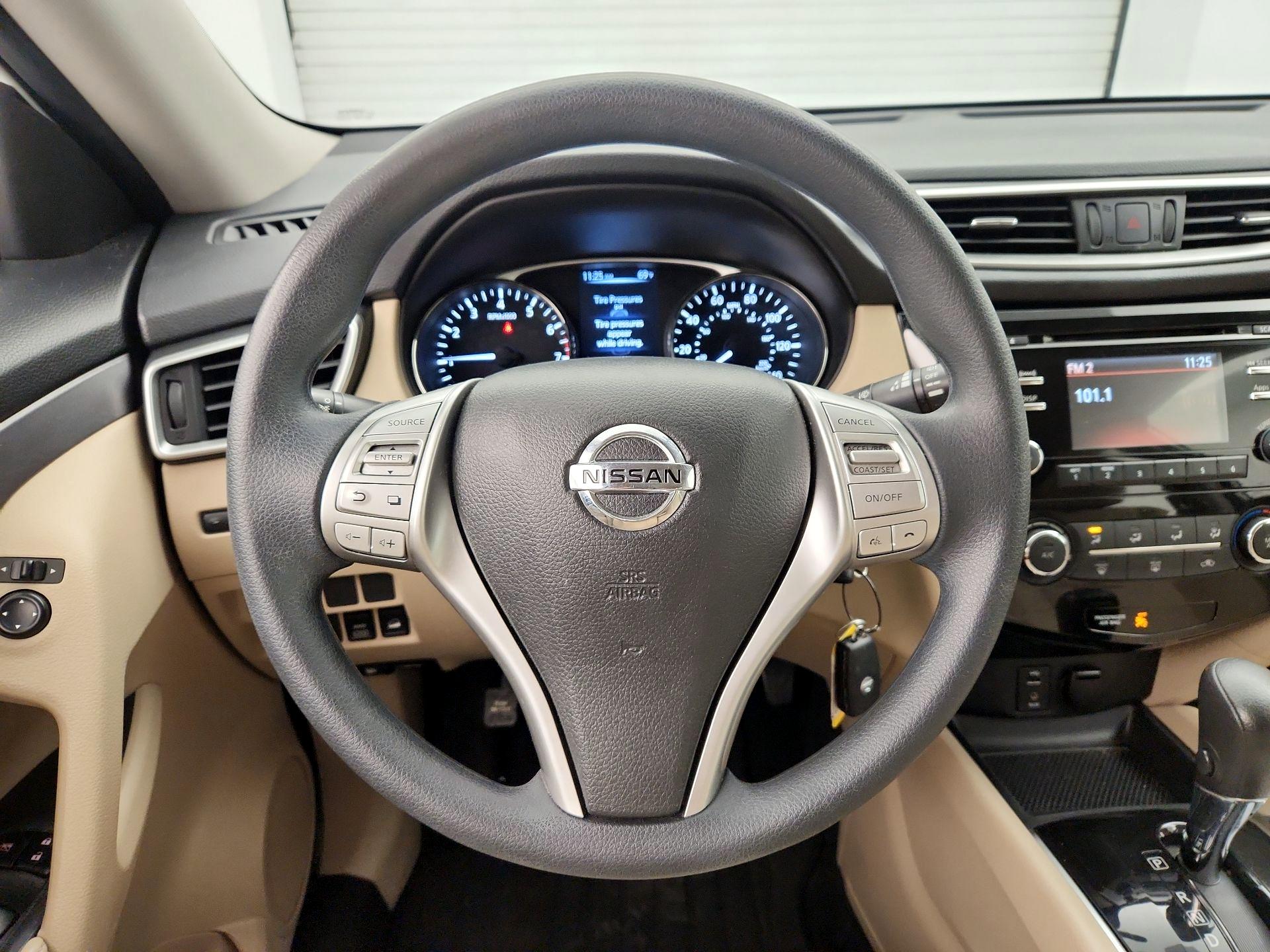 Thumbnail: 2016 Nissan Rogue - 10