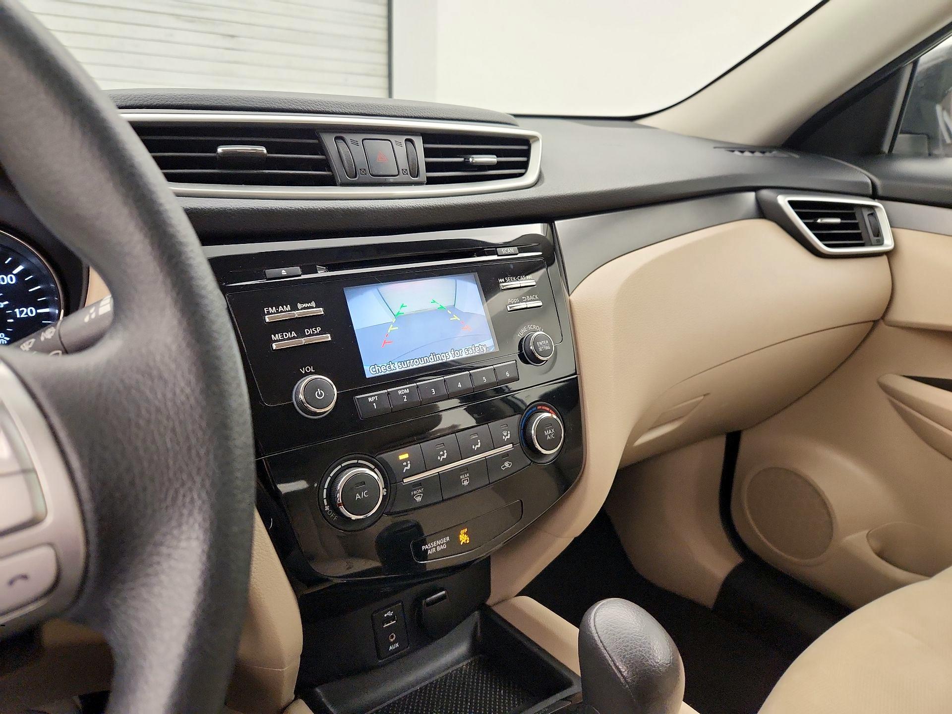 Thumbnail: 2016 Nissan Rogue - 14