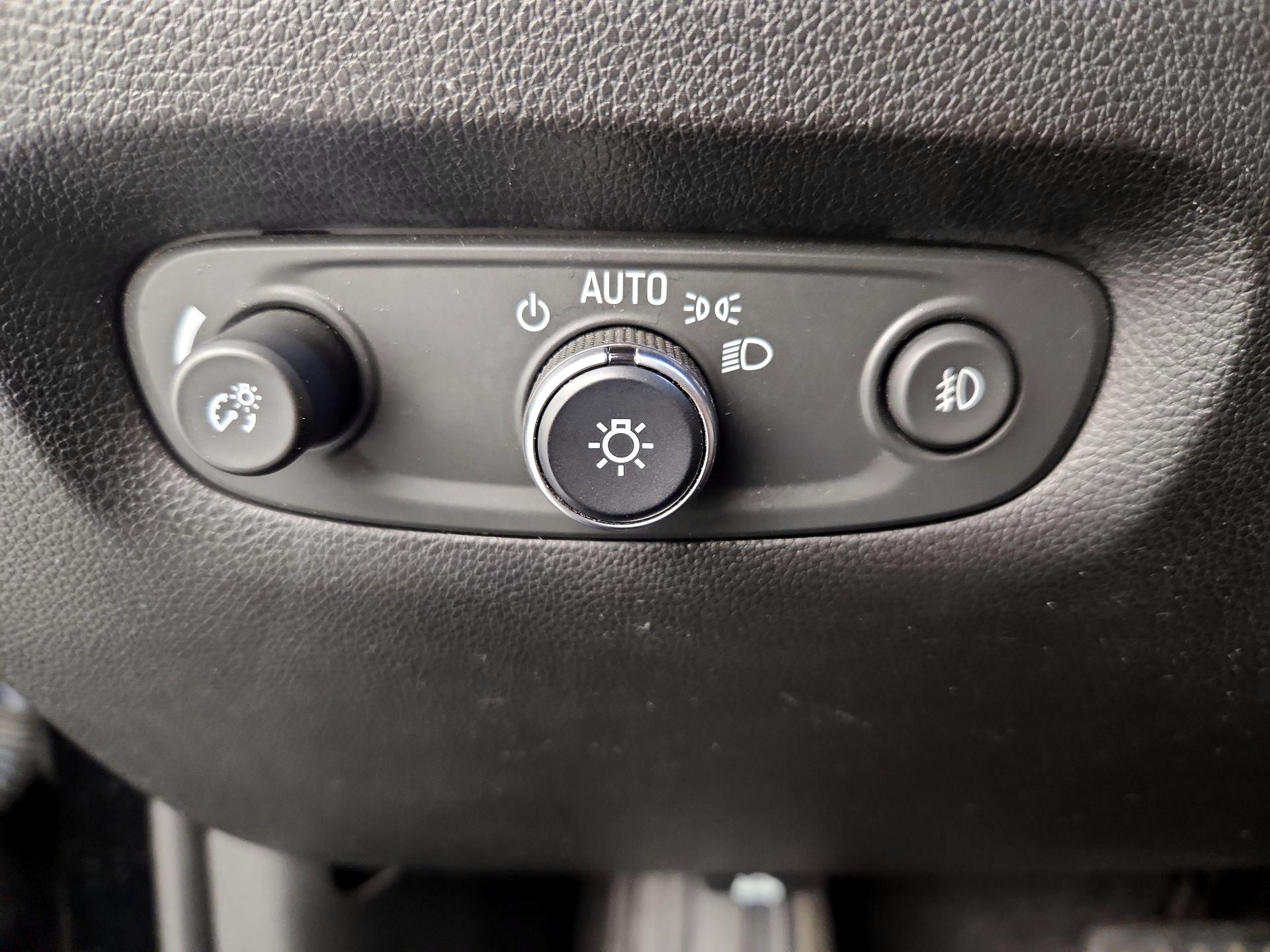 Thumbnail: 2018 Chevrolet Traverse - 13