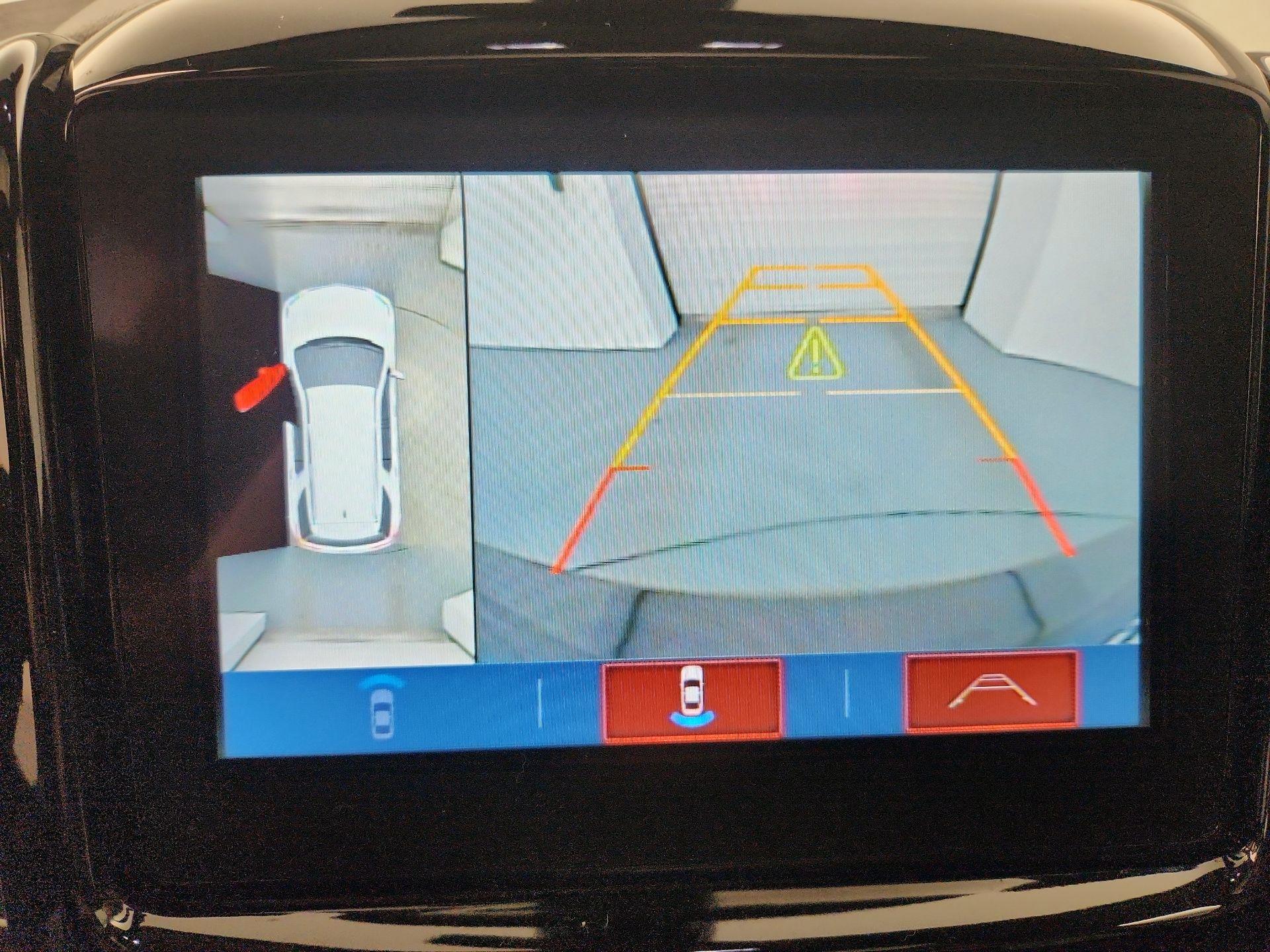 Thumbnail: 2018 Chevrolet Traverse - 14