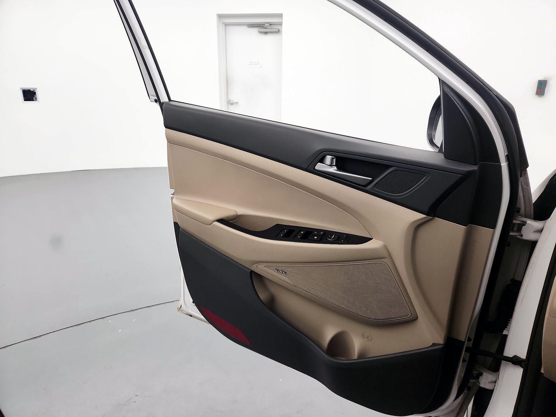 Thumbnail: 2018 Hyundai Tucson - 12