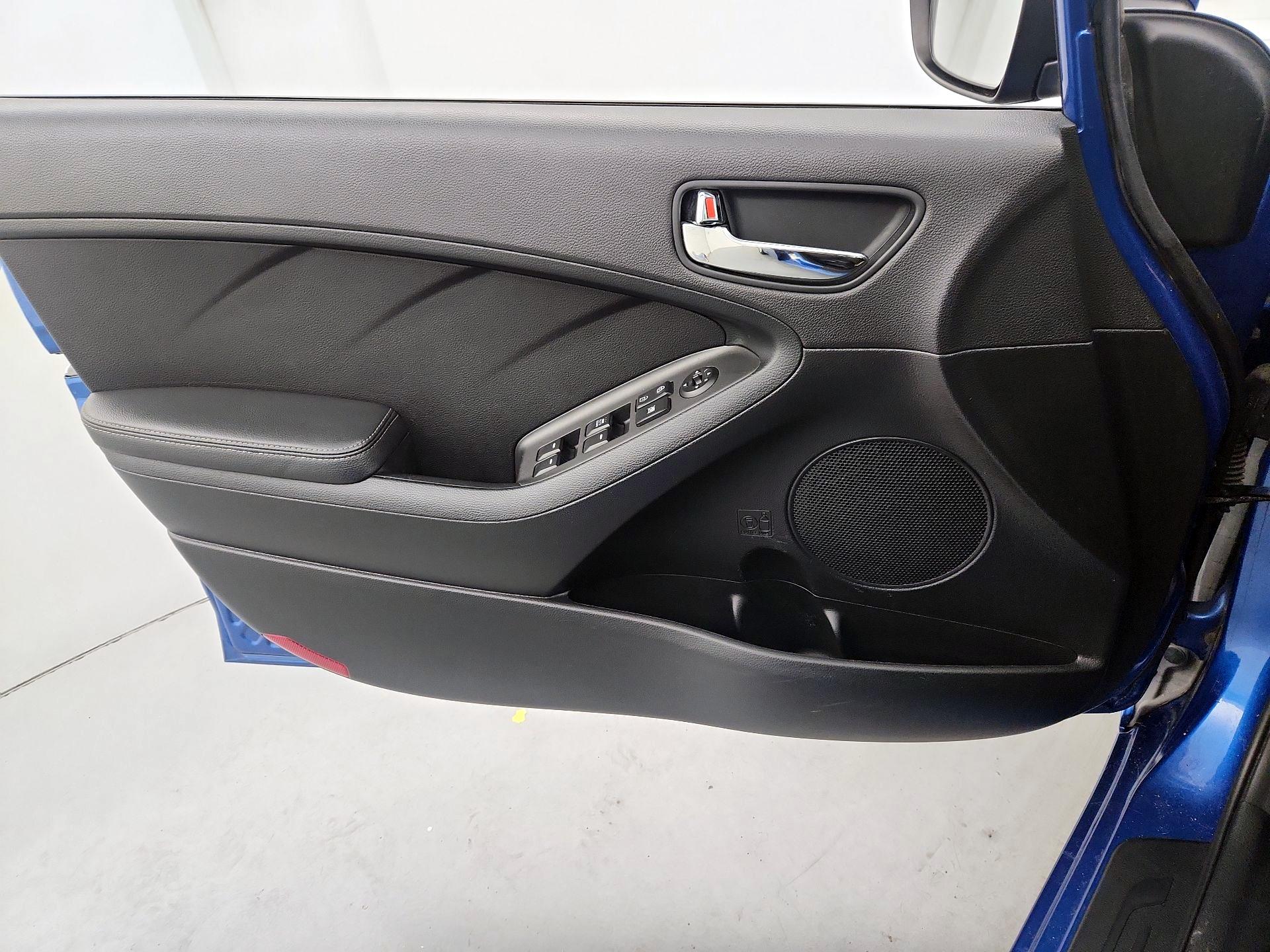 Thumbnail: 2014 Kia Forte - 12