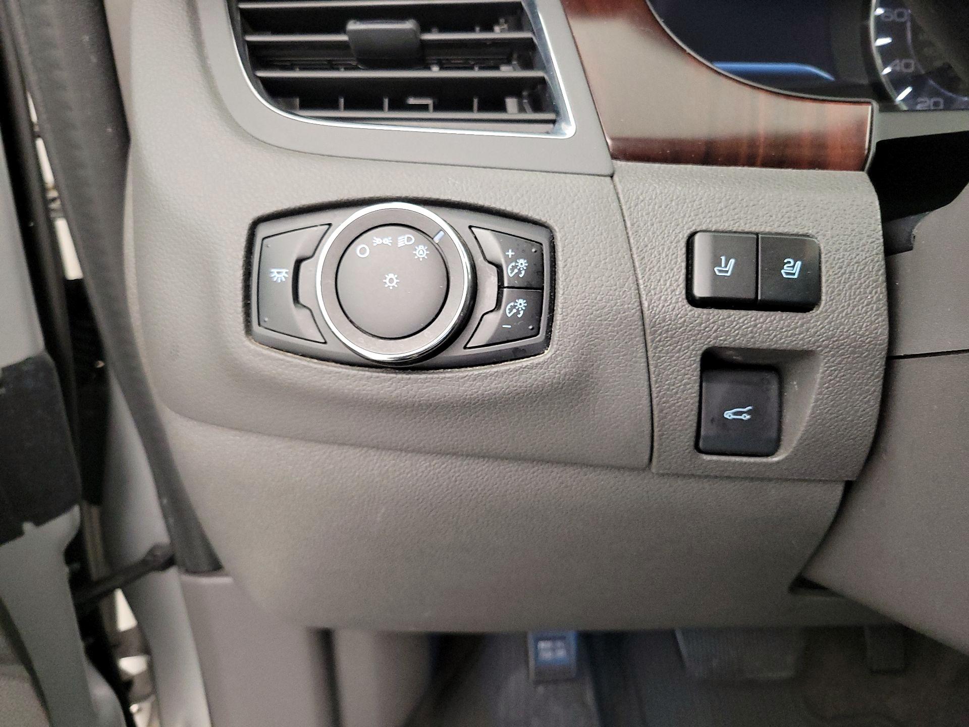 Thumbnail: 2014 Ford Edge - 13