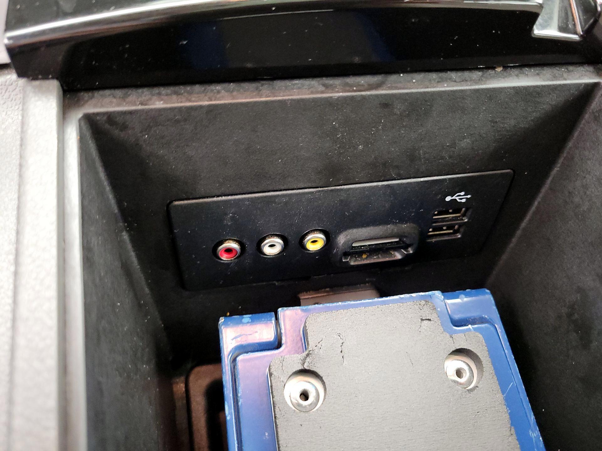 Thumbnail: 2014 Ford Edge - 19