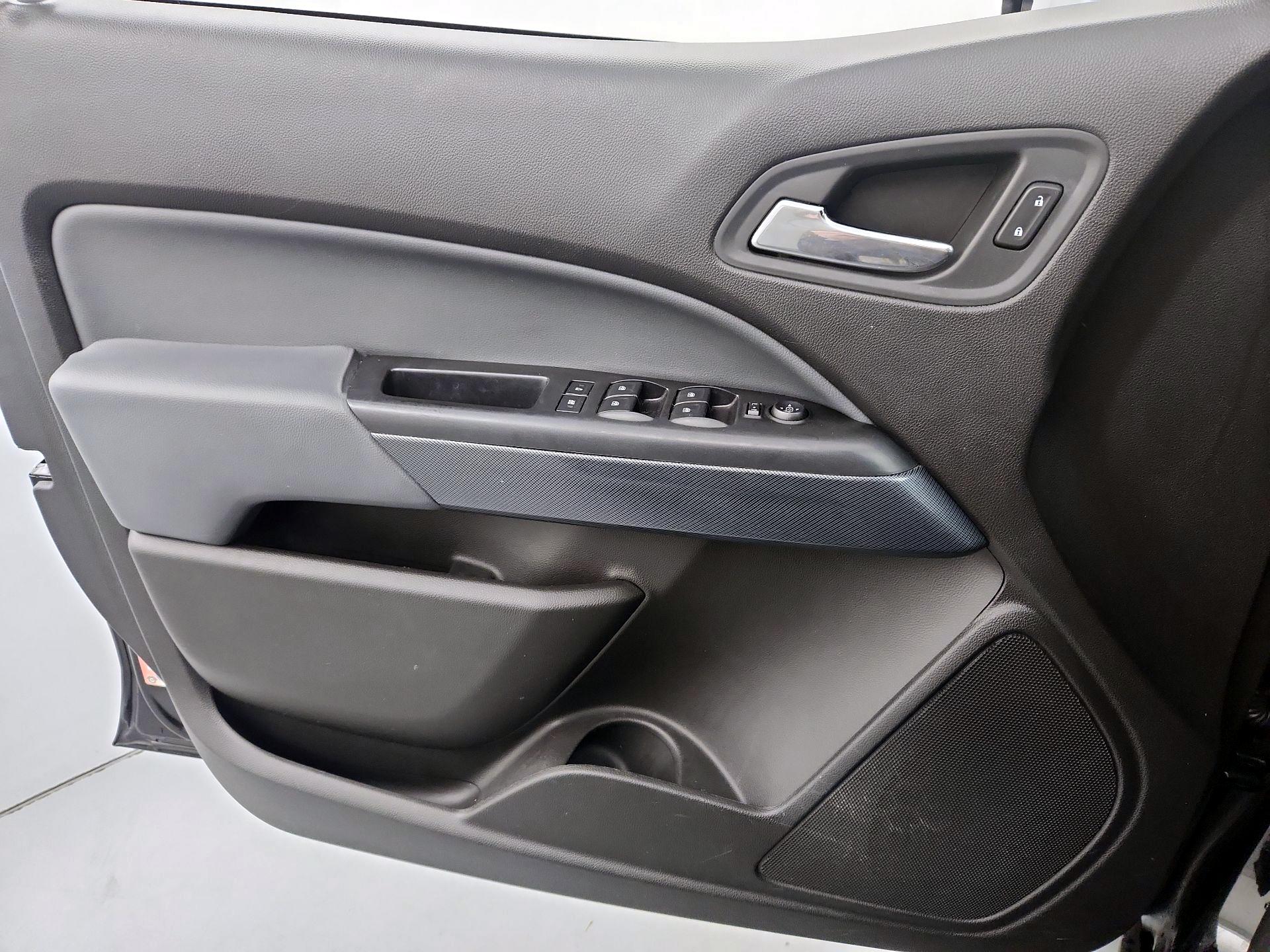 Thumbnail: 2015 Chevrolet Colorado - 12