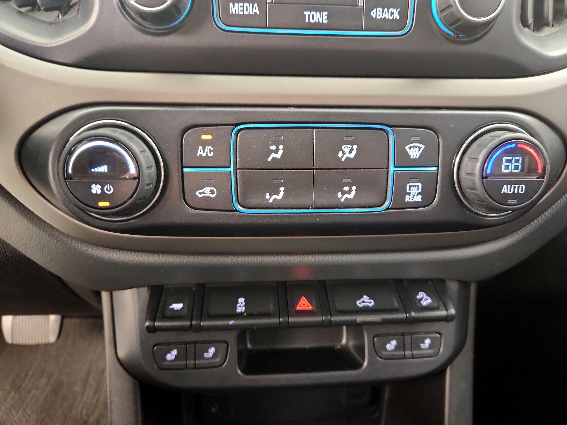 Thumbnail: 2015 Chevrolet Colorado - 16