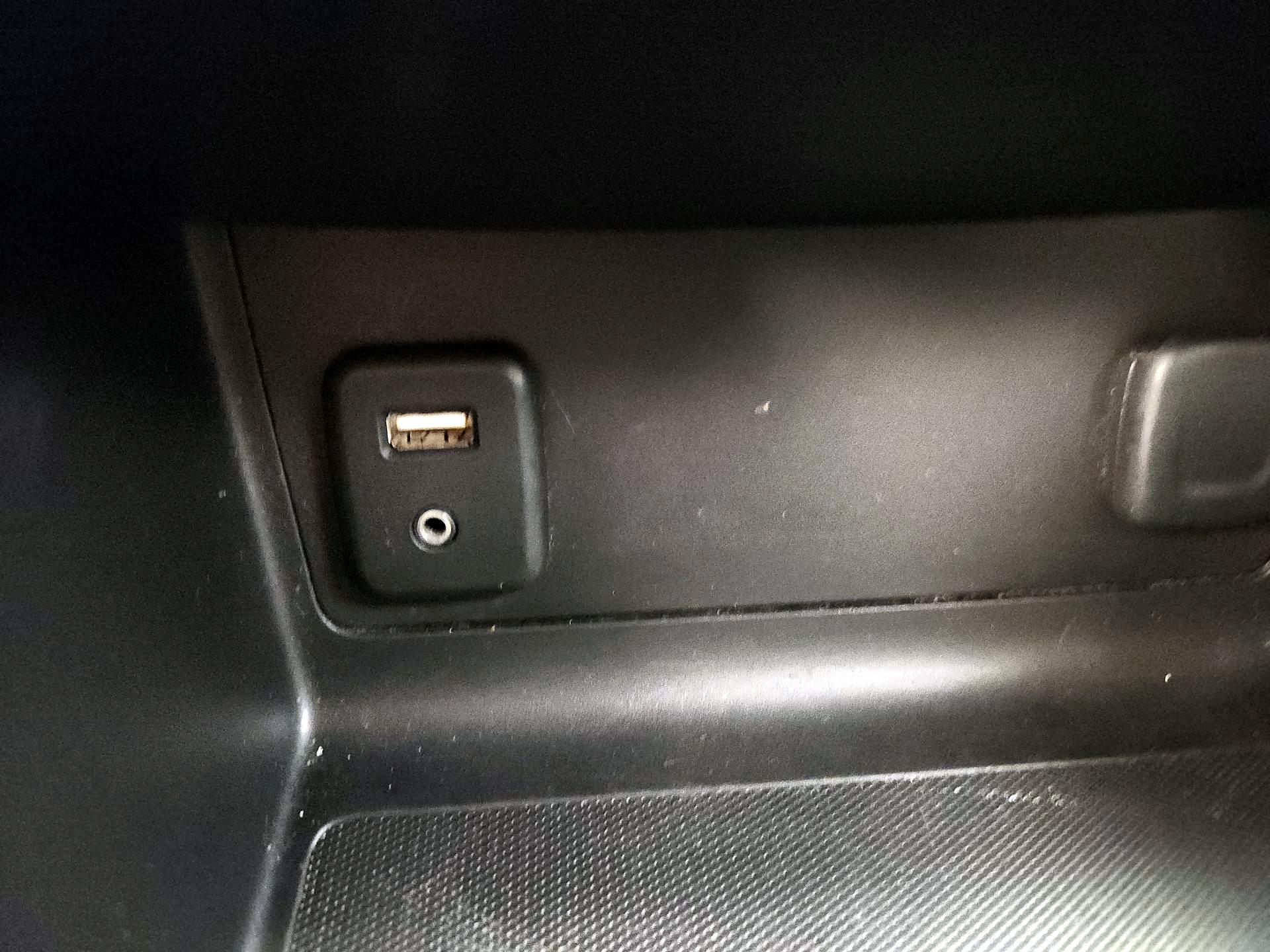 Thumbnail: 2015 Chevrolet Colorado - 18