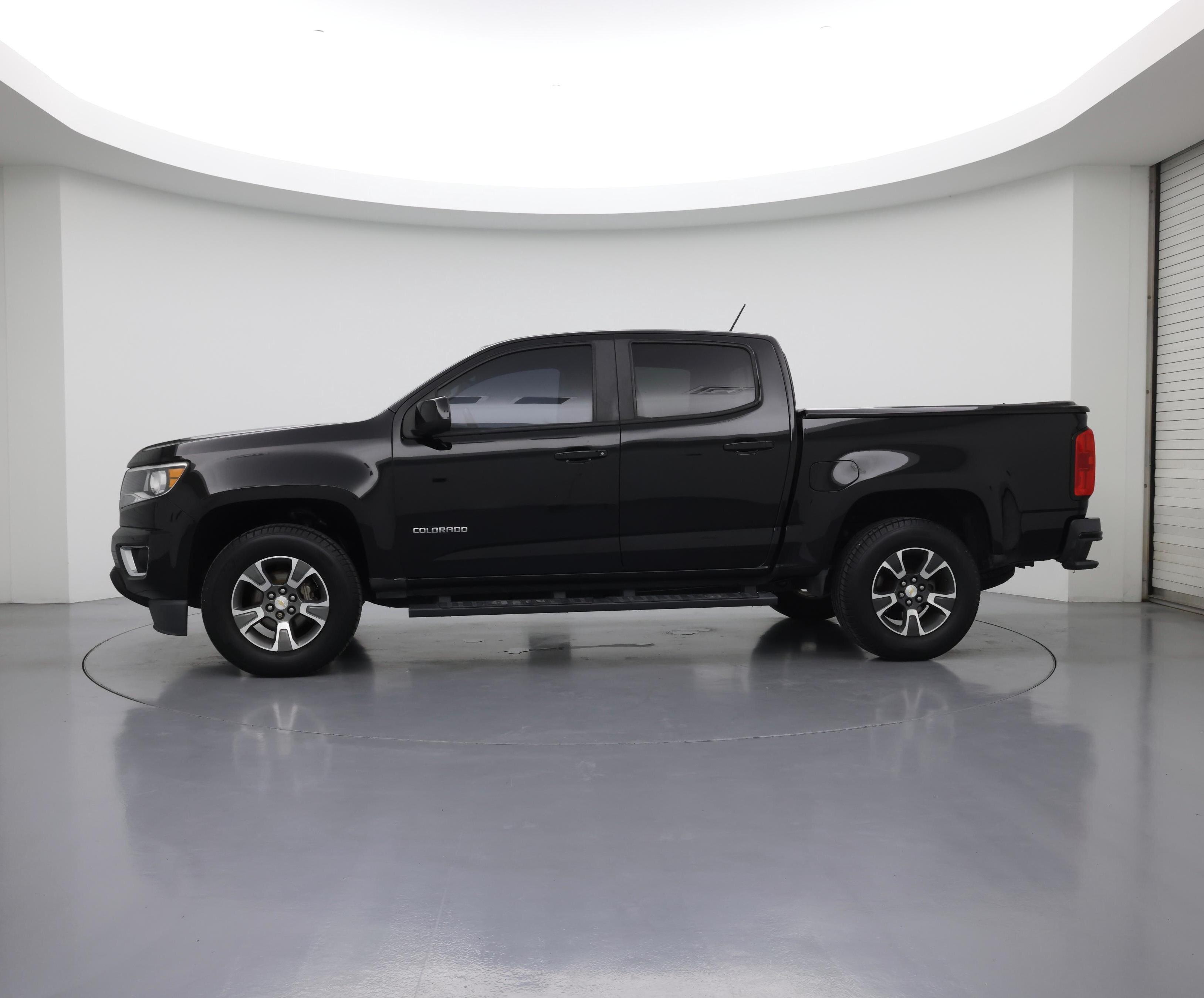 Thumbnail: 2015 Chevrolet Colorado - 3