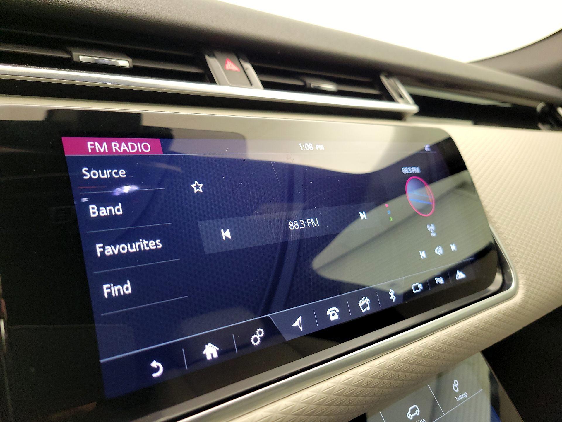 Thumbnail: 2020 Land Rover Range Rover Velar - 16