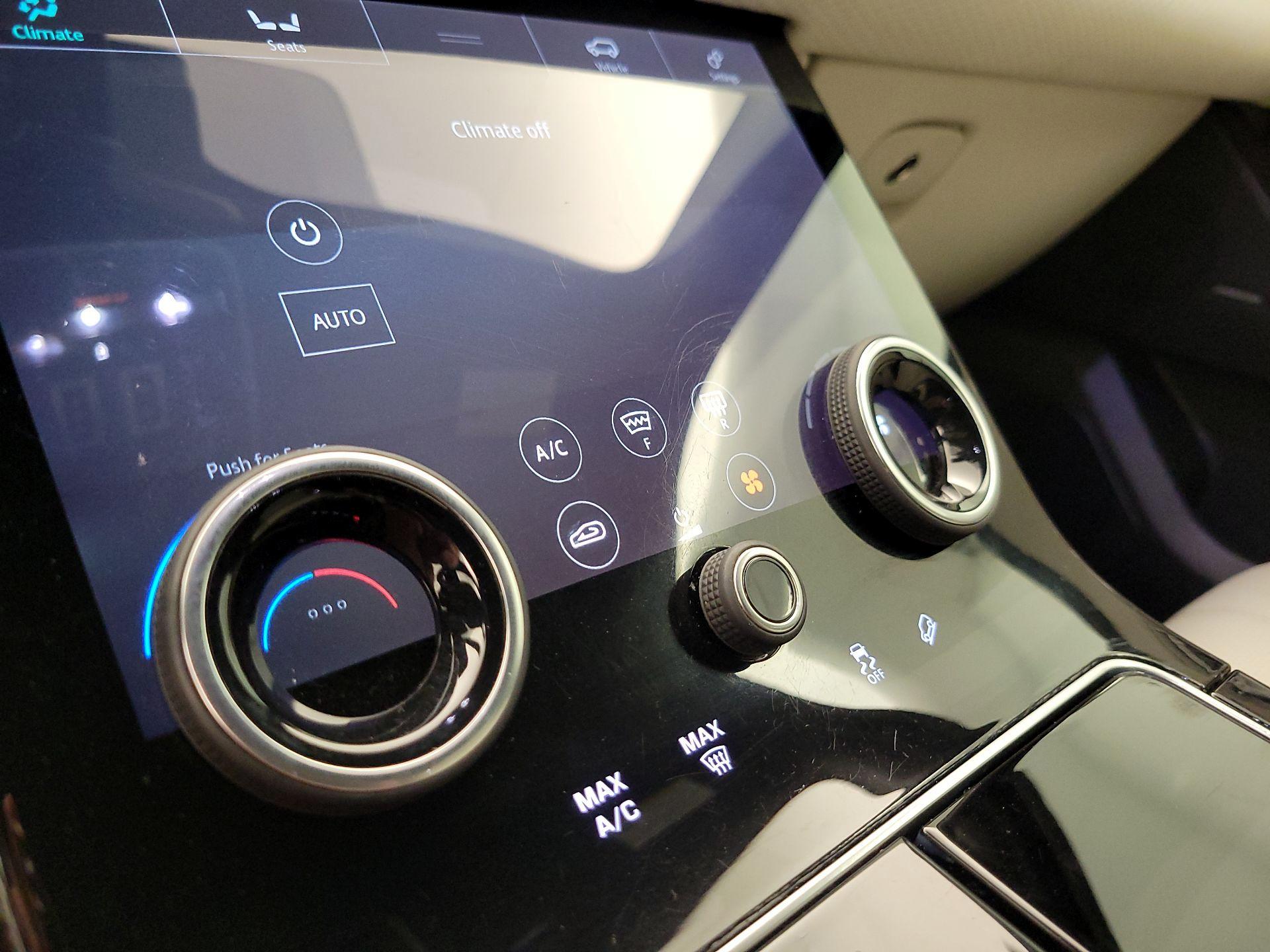 Thumbnail: 2020 Land Rover Range Rover Velar - 17