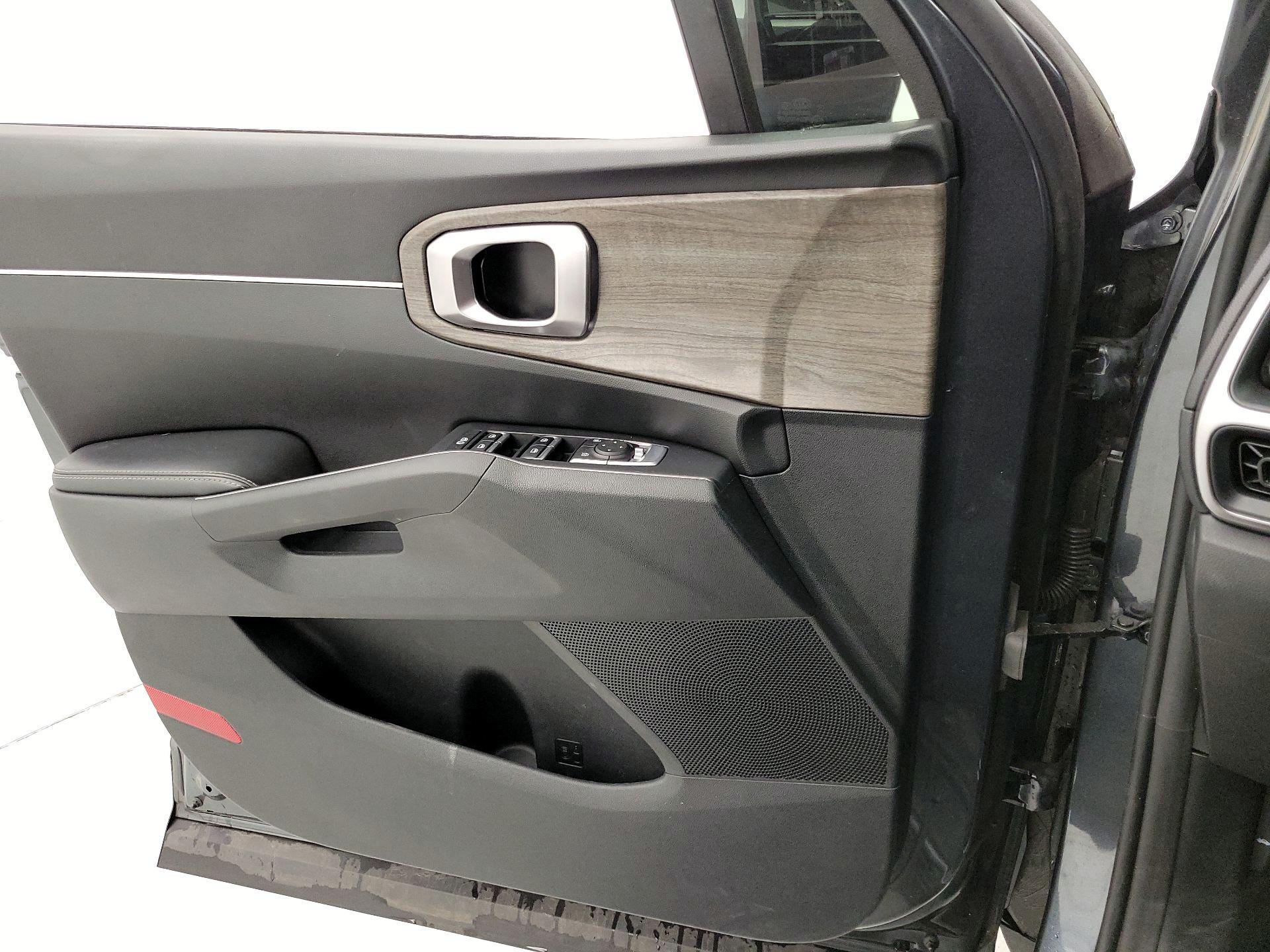 Thumbnail: 2021 Kia Sorento - 12