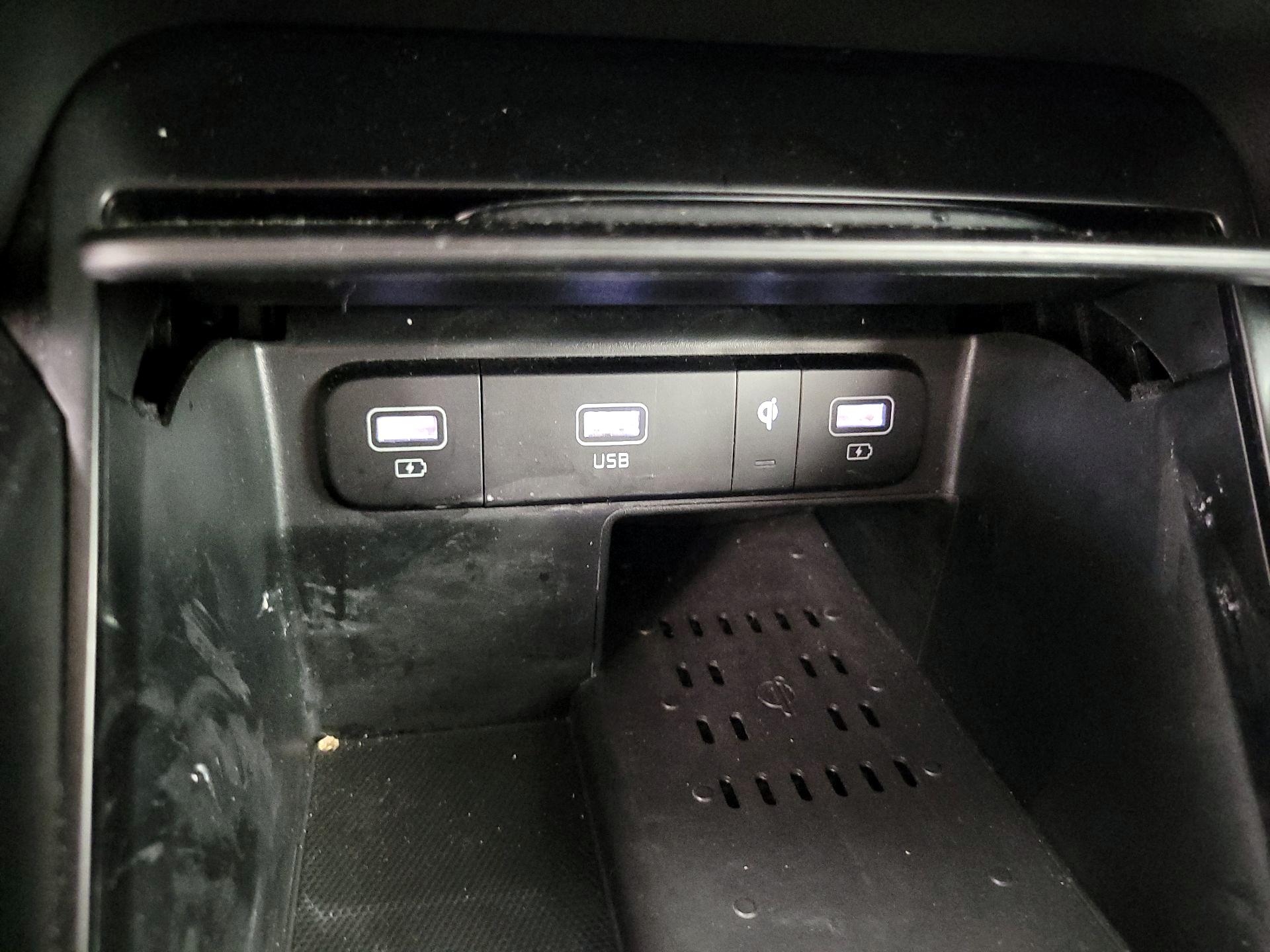 Thumbnail: 2021 Kia Sorento - 18