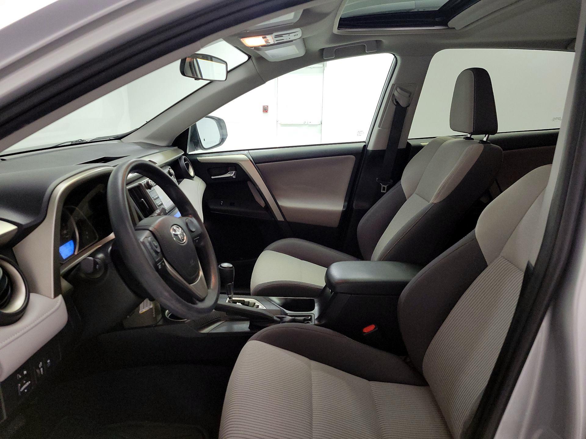 Thumbnail: 2015 Toyota RAV4 - 11