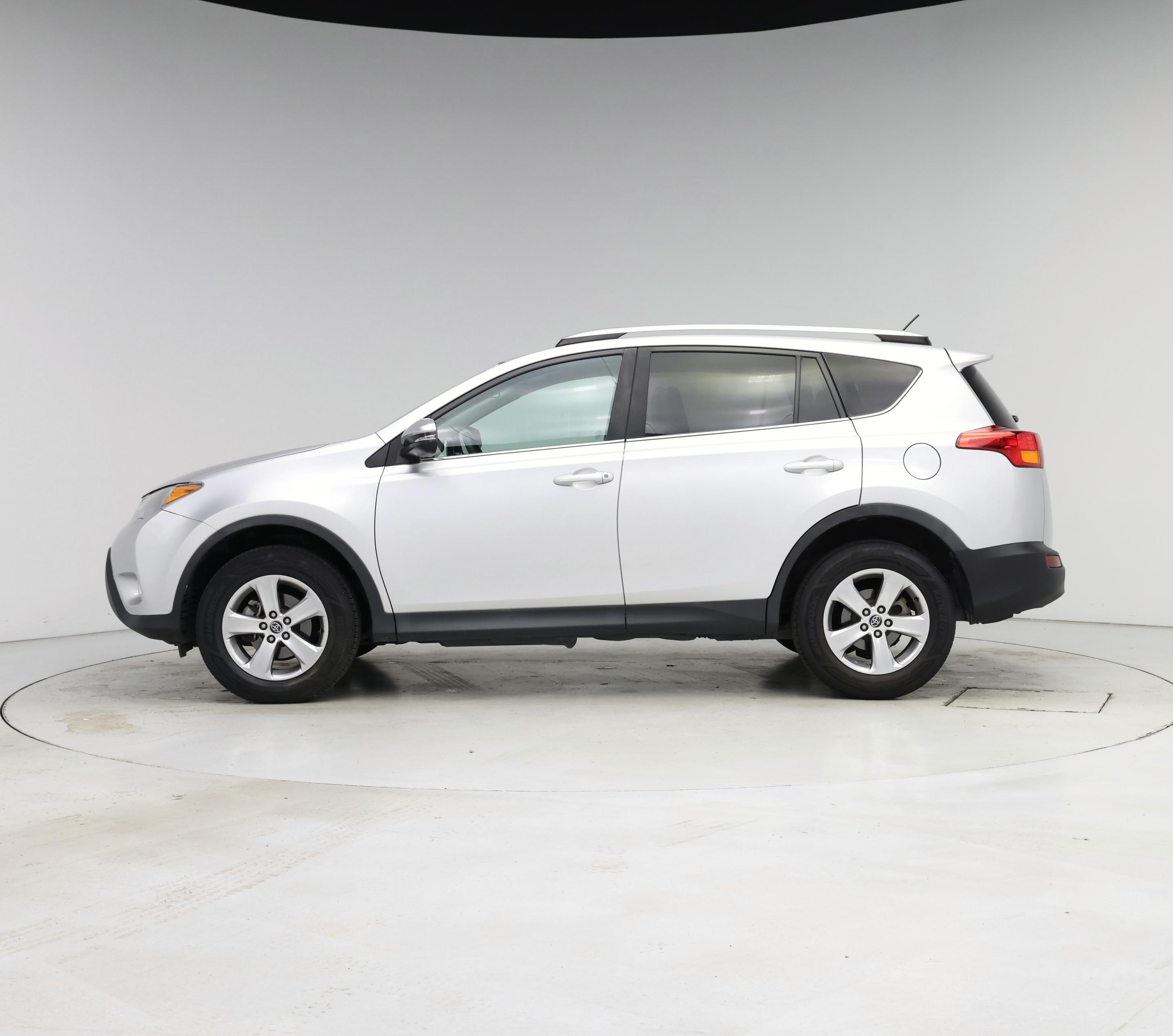 Thumbnail: 2015 Toyota RAV4 - 3