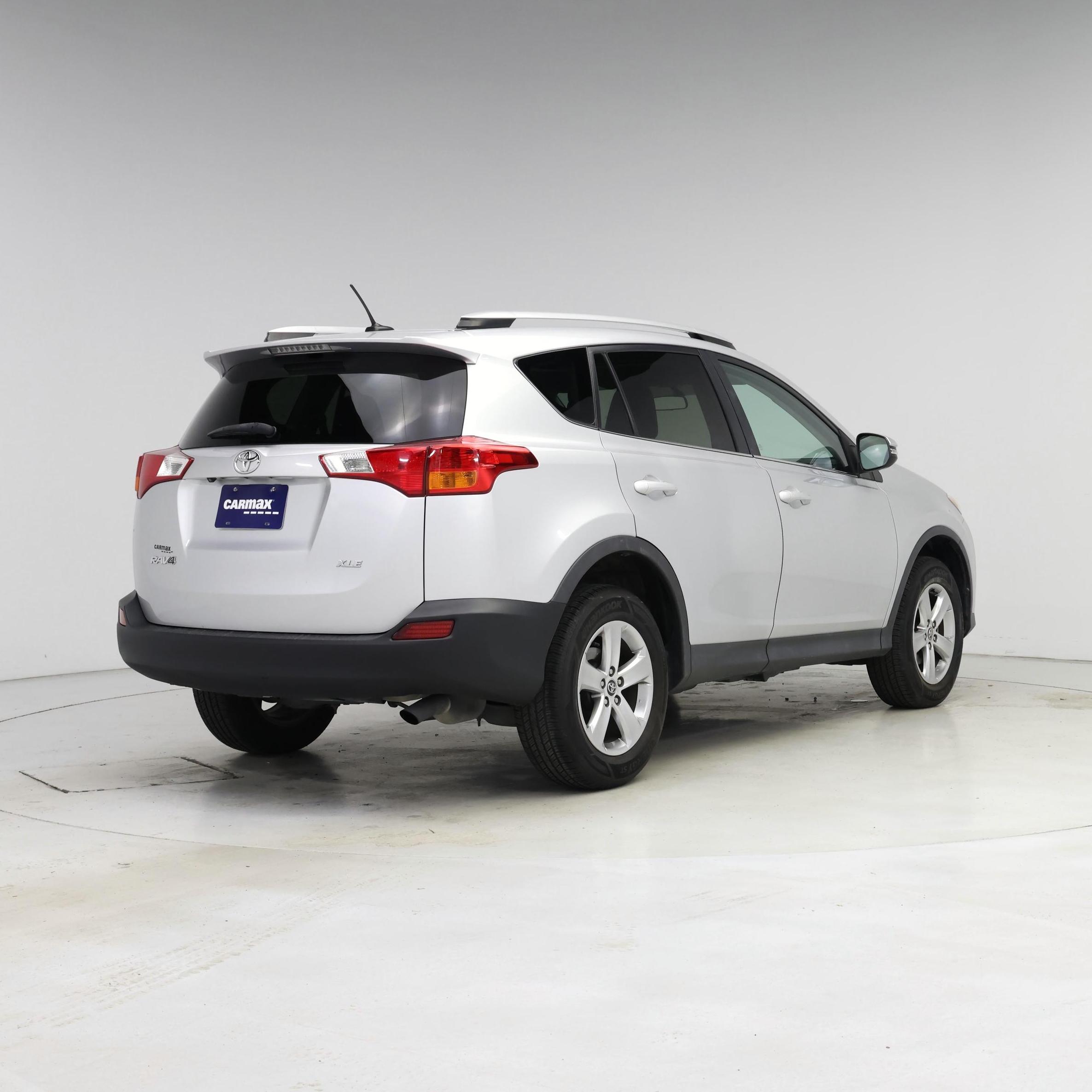 Thumbnail: 2015 Toyota RAV4 - 8