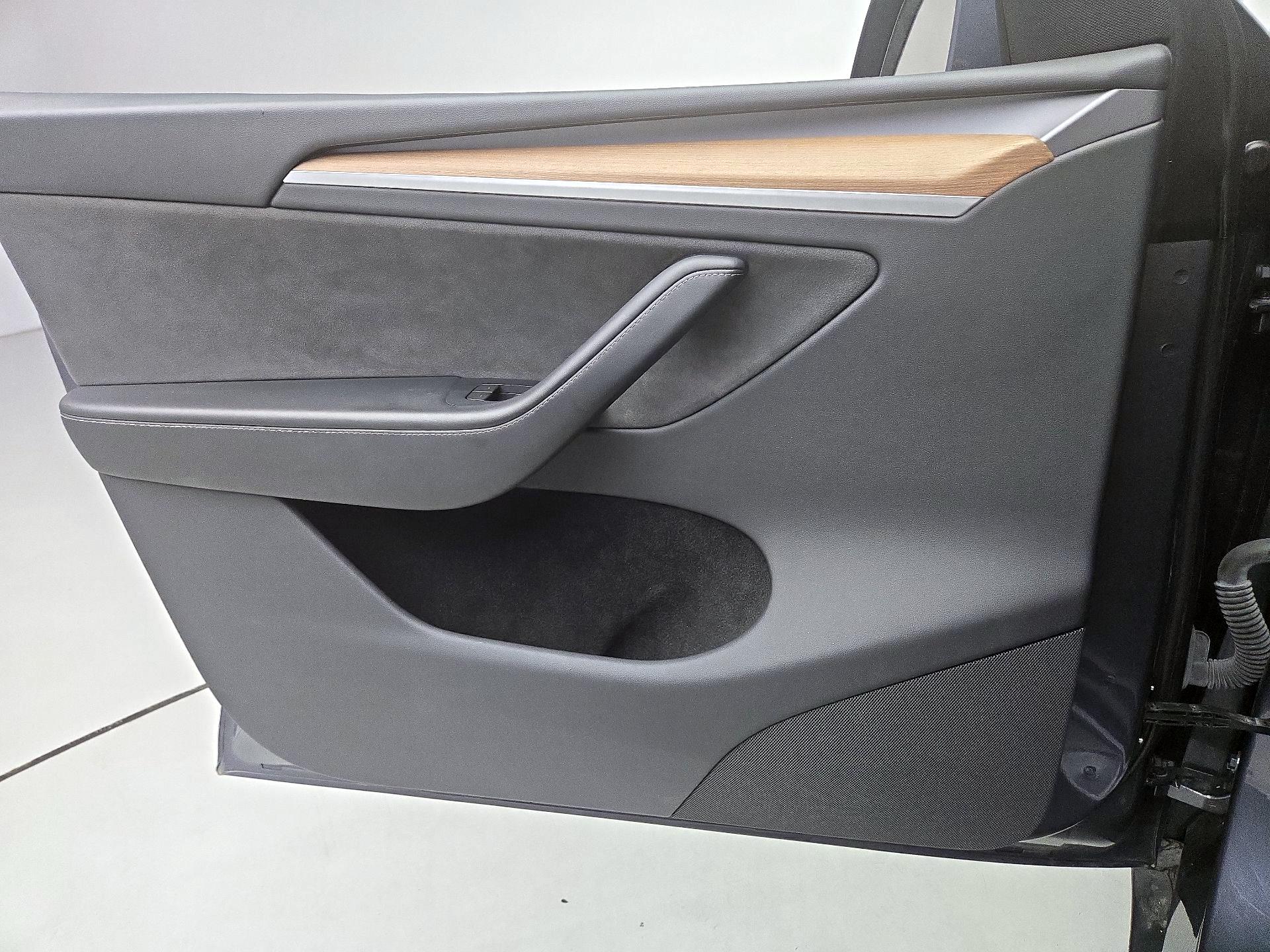 Thumbnail: 2023 Tesla Model Y - 12