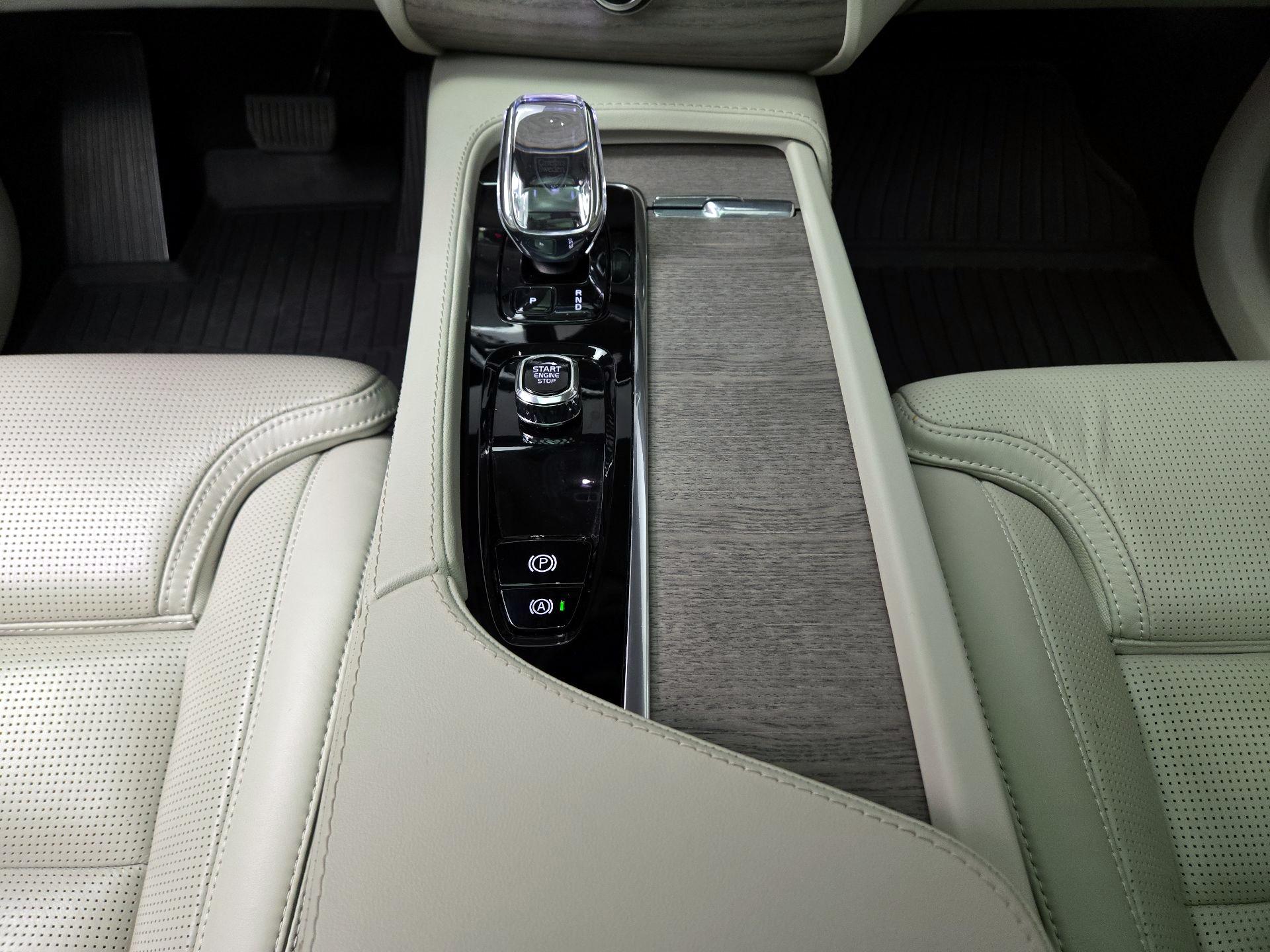 Thumbnail: 2023 Volvo XC90 - 18