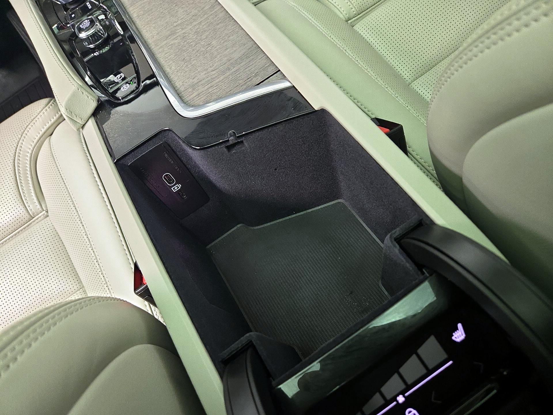 Thumbnail: 2023 Volvo XC90 - 19