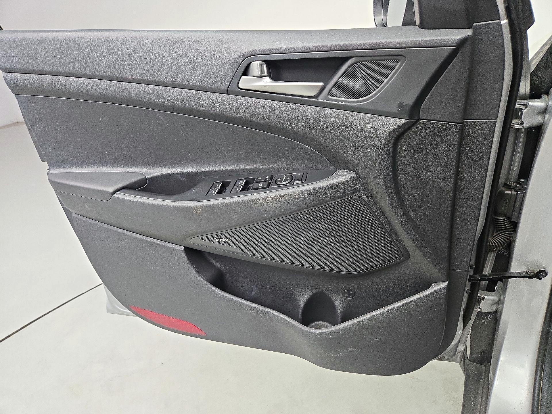 Thumbnail: 2020 Hyundai Tucson - 12