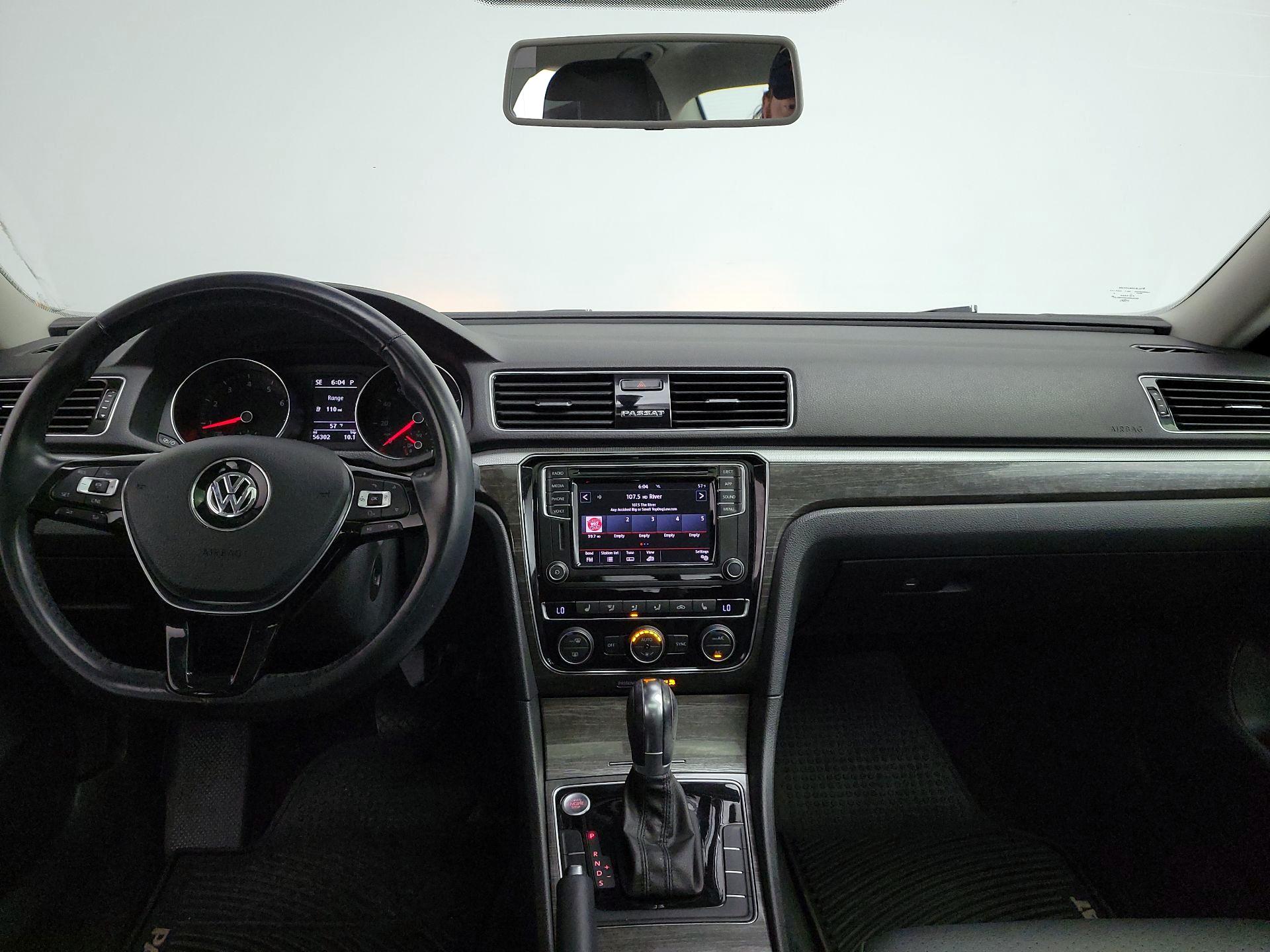 Thumbnail: 2018 Volkswagen Passat - 9