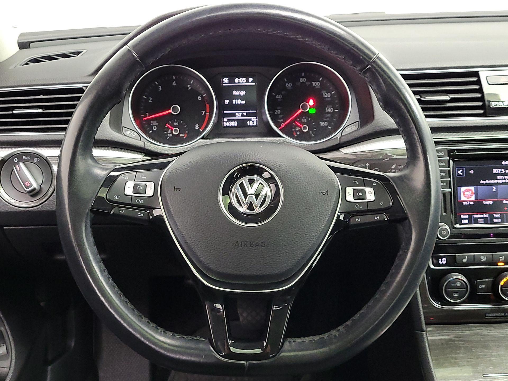 Thumbnail: 2018 Volkswagen Passat - 10