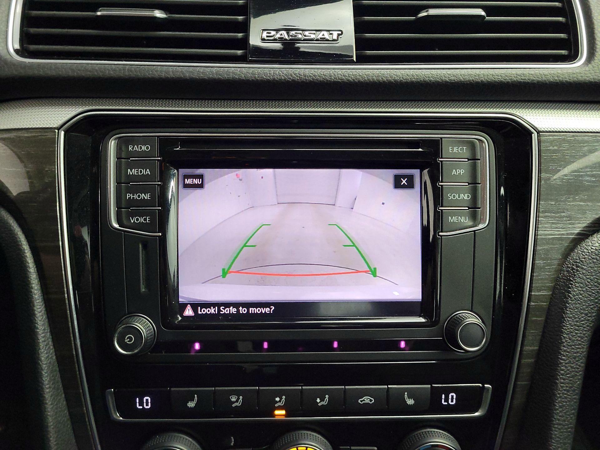 Thumbnail: 2018 Volkswagen Passat - 14