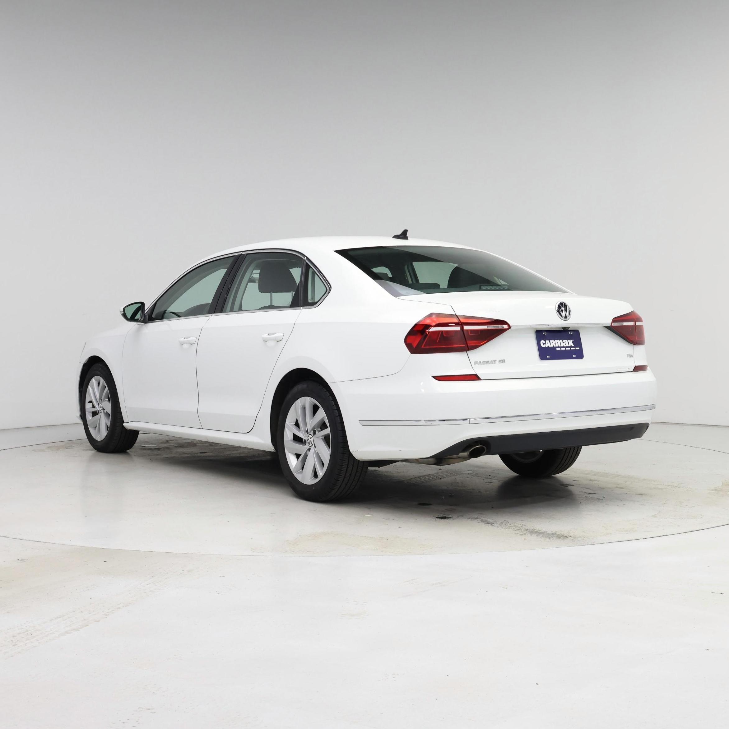 Thumbnail: 2018 Volkswagen Passat - 2