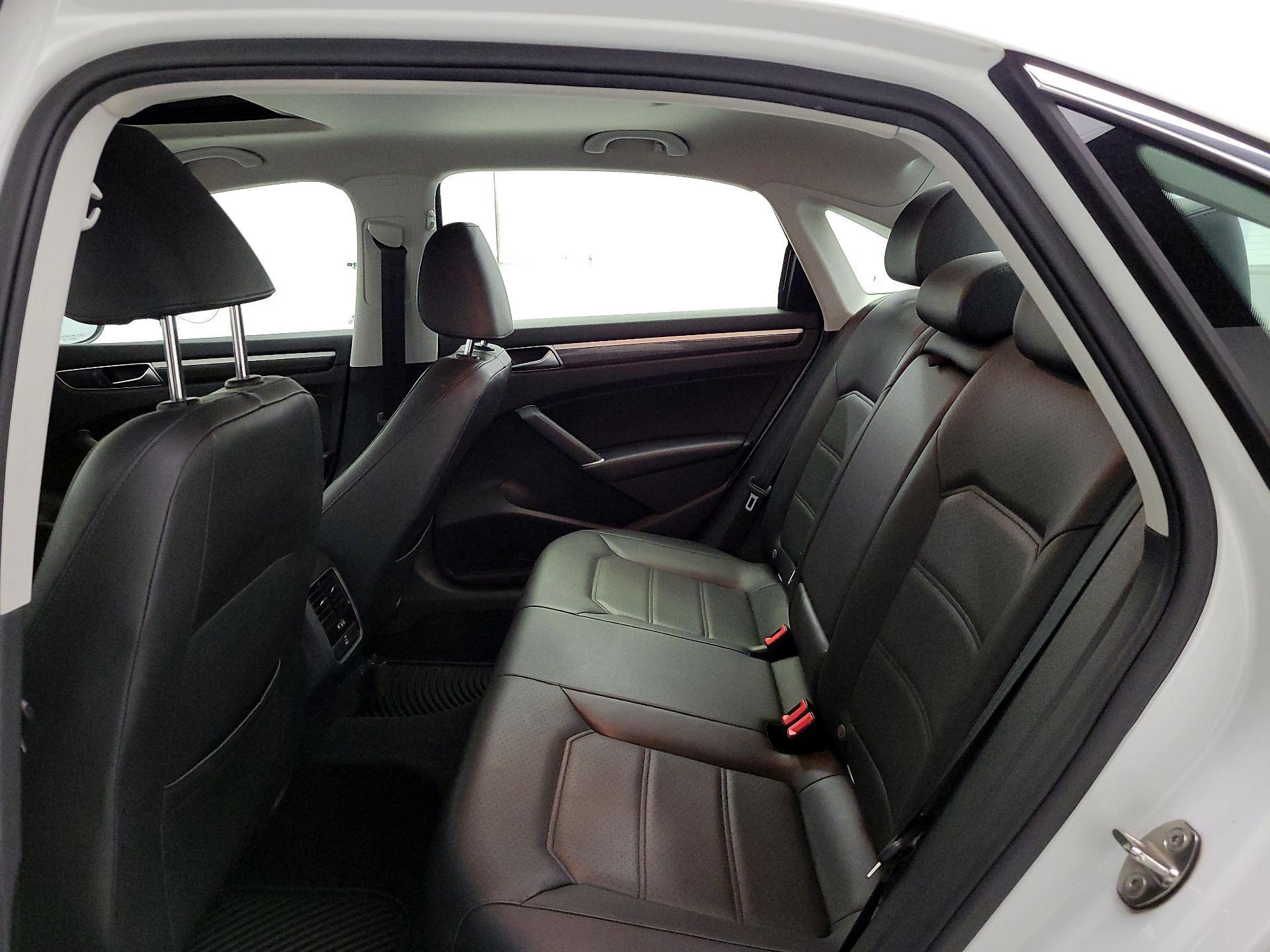 Thumbnail: 2018 Volkswagen Passat - 20