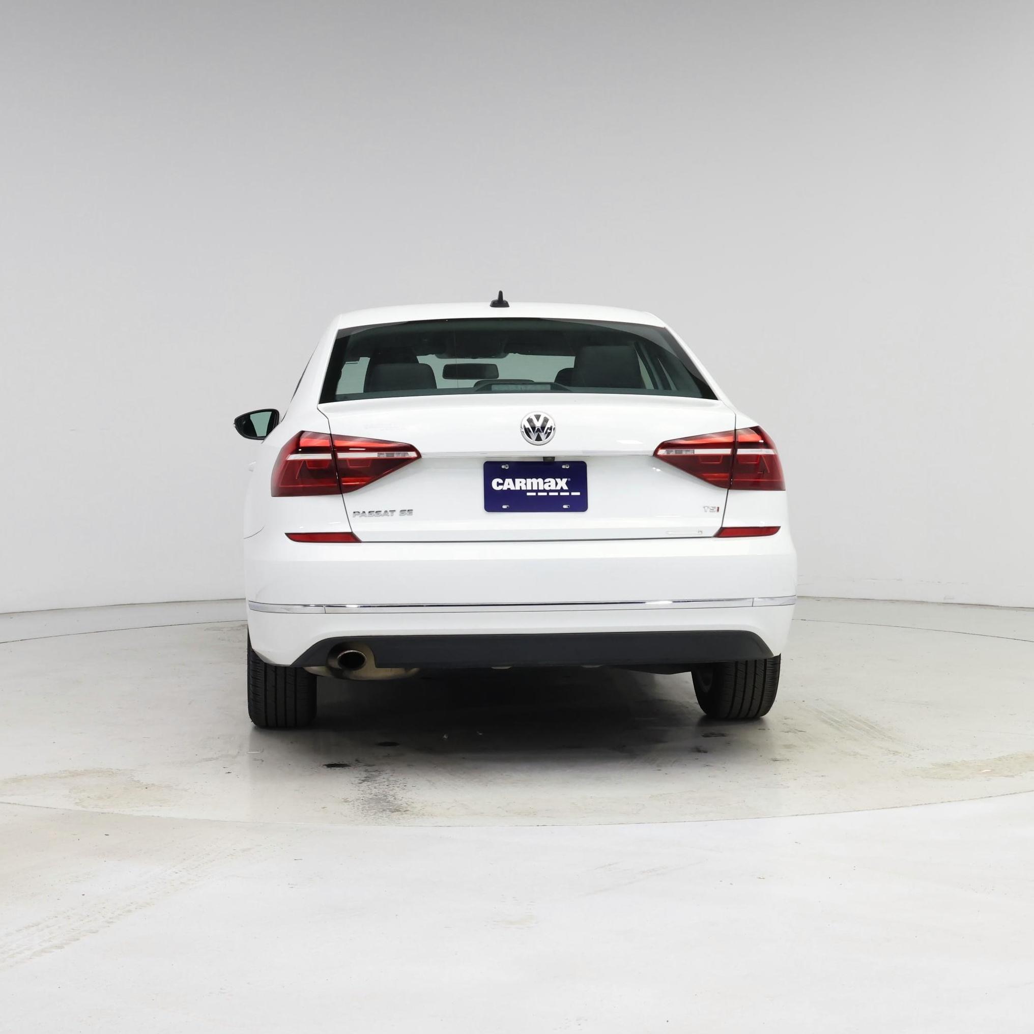 Thumbnail: 2018 Volkswagen Passat - 6