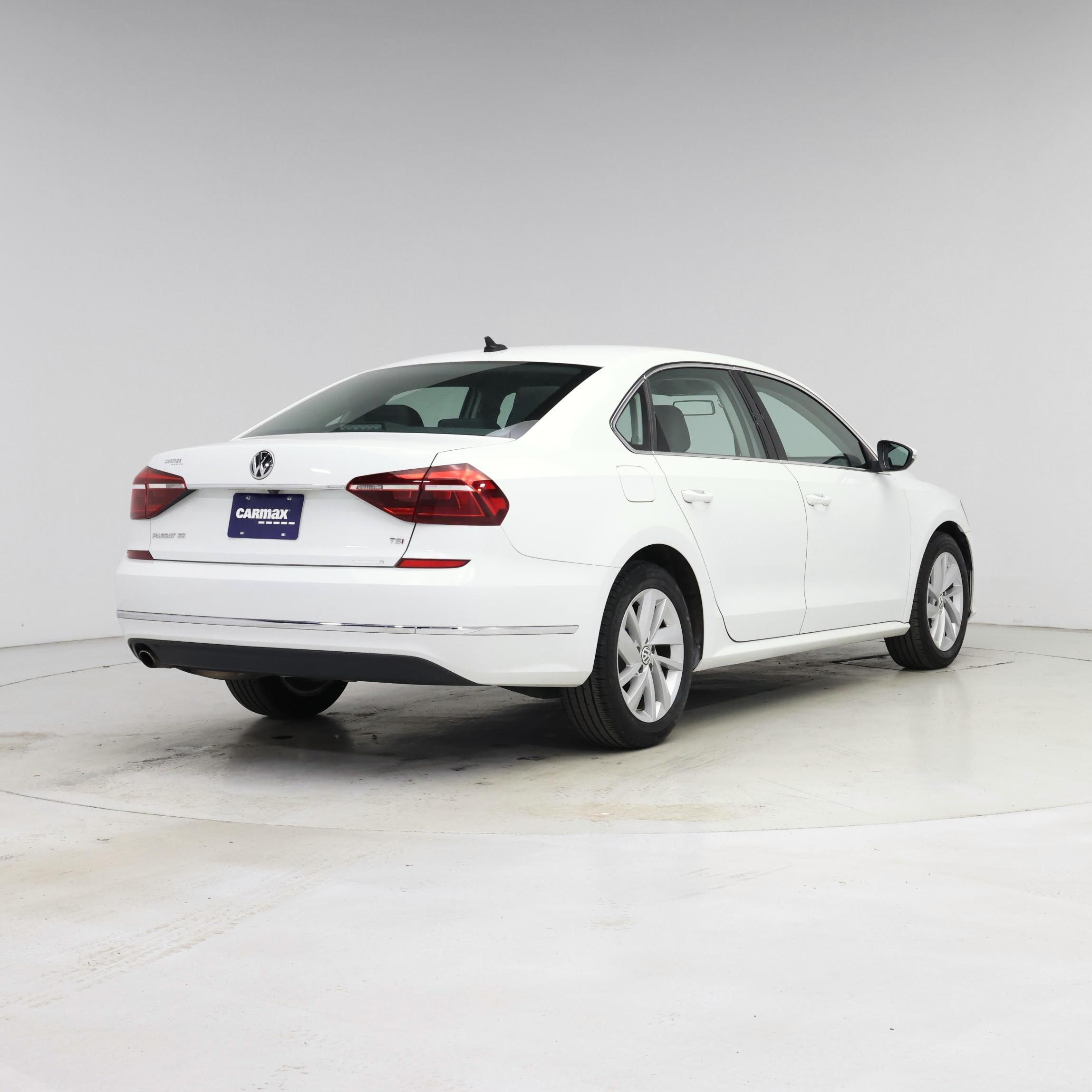 Thumbnail: 2018 Volkswagen Passat - 8